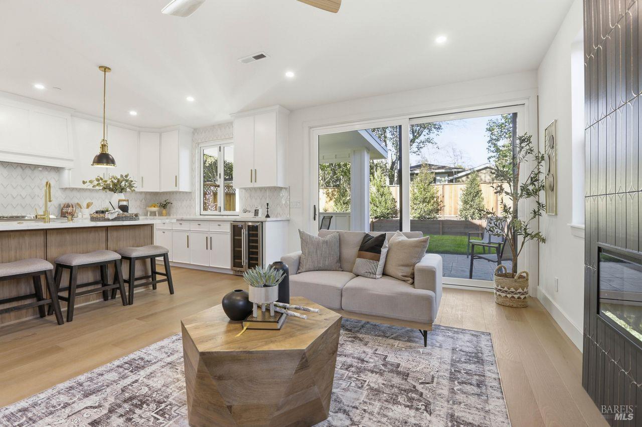 Detail Gallery Image 4 of 37 For 41 Park Dr, San Anselmo,  CA 94960 - 3 Beds | 2/1 Baths