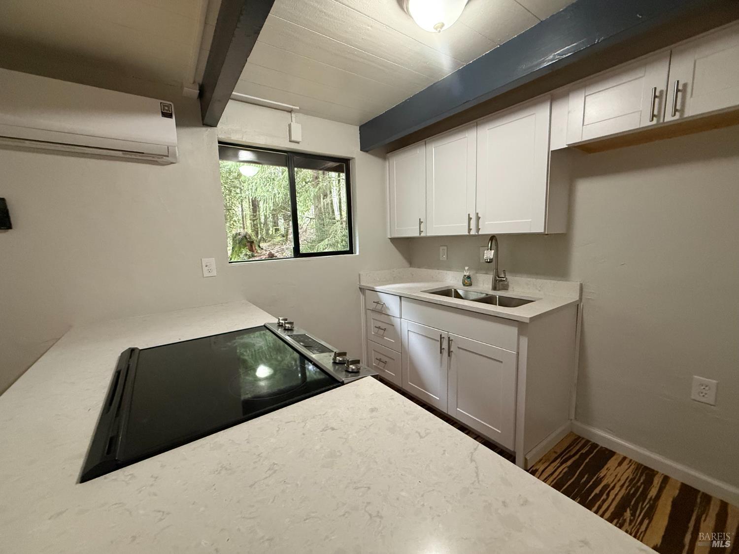 Detail Gallery Image 11 of 23 For 26465 Poppy Dr, Willits,  CA 95490 - 1 Beds | 1/1 Baths