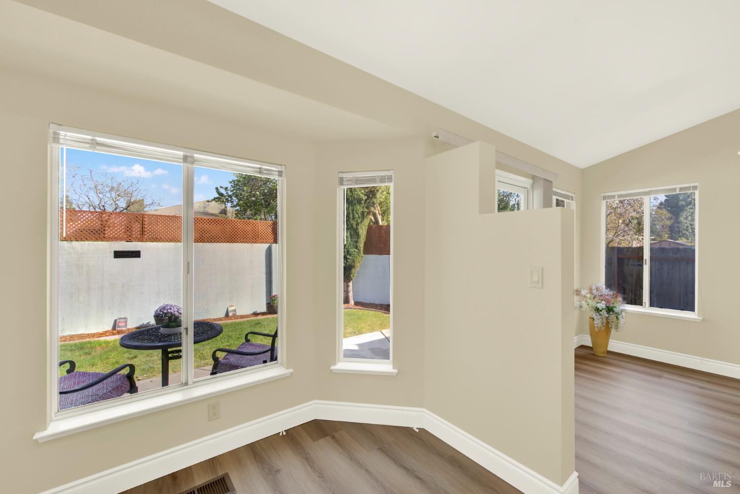 Detail Gallery Image 21 of 50 For 329 Ridgecrest Cir, Suisun City,  CA 94585 - 2 Beds | 2 Baths