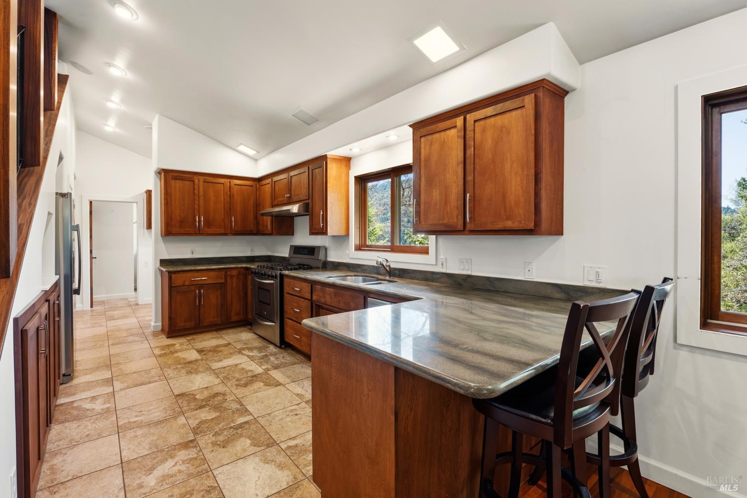 Detail Gallery Image 7 of 41 For 18210 Old Ukiah Pine Rd, Potter Valley,  CA 95469 - 3 Beds | 2 Baths