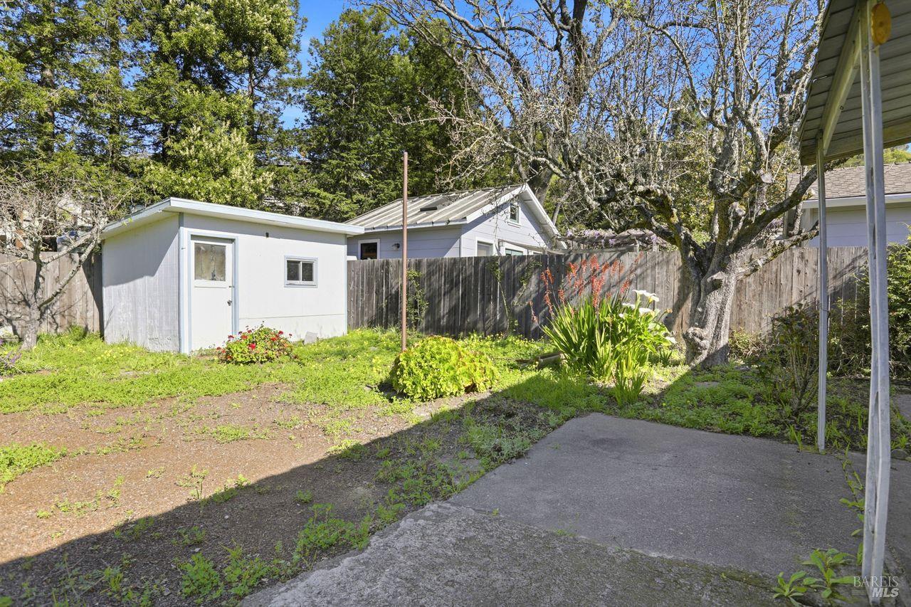 Detail Gallery Image 22 of 29 For 31 Claus Dr, Fairfax,  CA 94930 - 2 Beds | 1 Baths