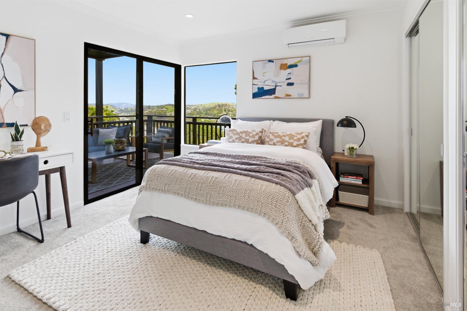 Detail Gallery Image 26 of 45 For 220 Headlands Ct, Sausalito,  CA 94965 - 2 Beds | 2/1 Baths