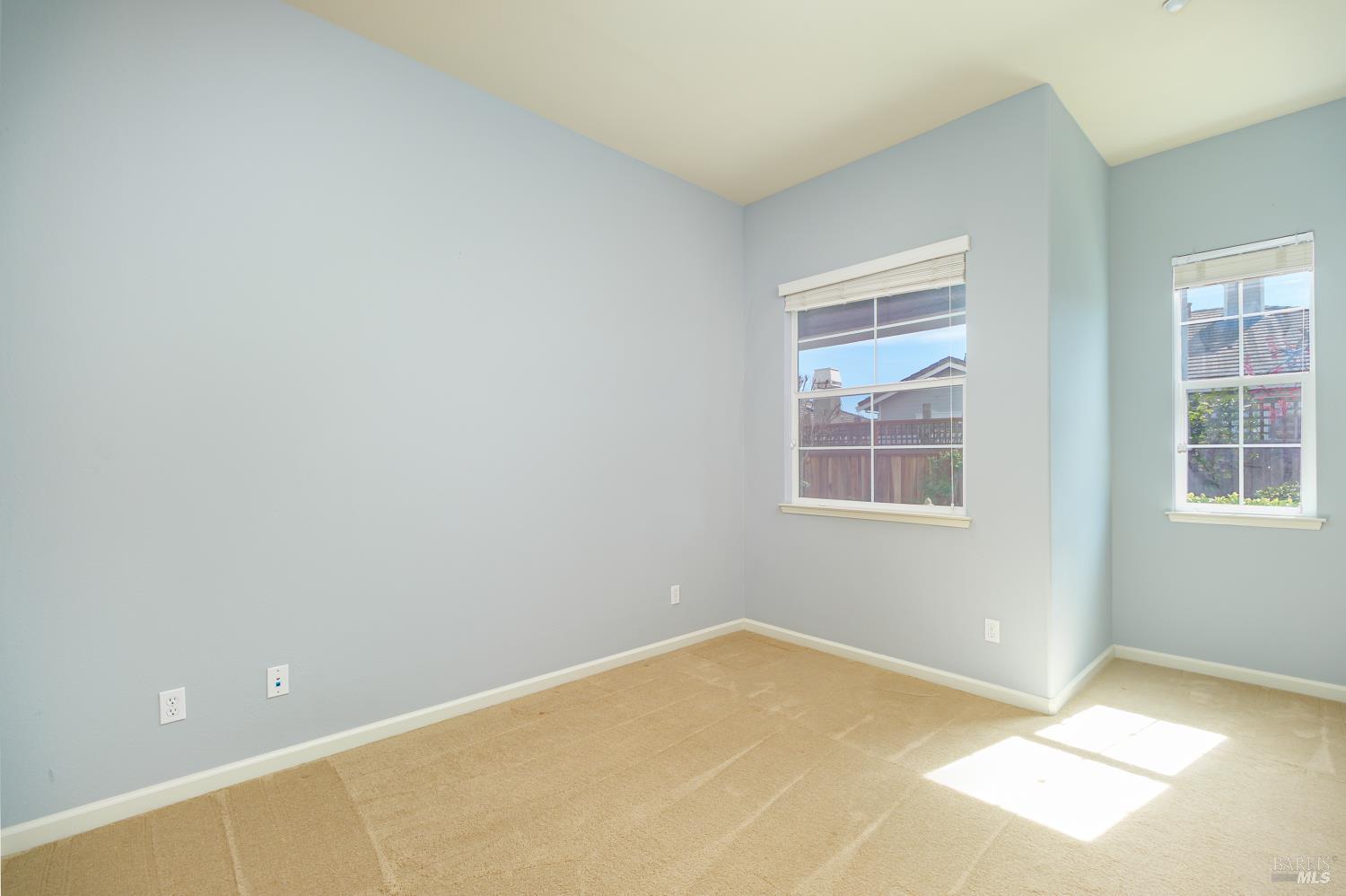 Detail Gallery Image 24 of 28 For 132 Pinheiro Cir, Novato,  CA 94945 - 3 Beds | 2/1 Baths