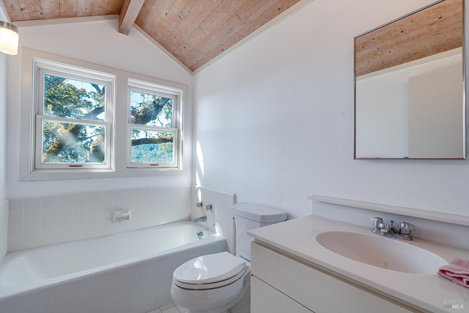Detail Gallery Image 28 of 57 For 1740 Conn Valley Rd, Saint Helena,  CA 94574 - 3 Beds | 3/1 Baths