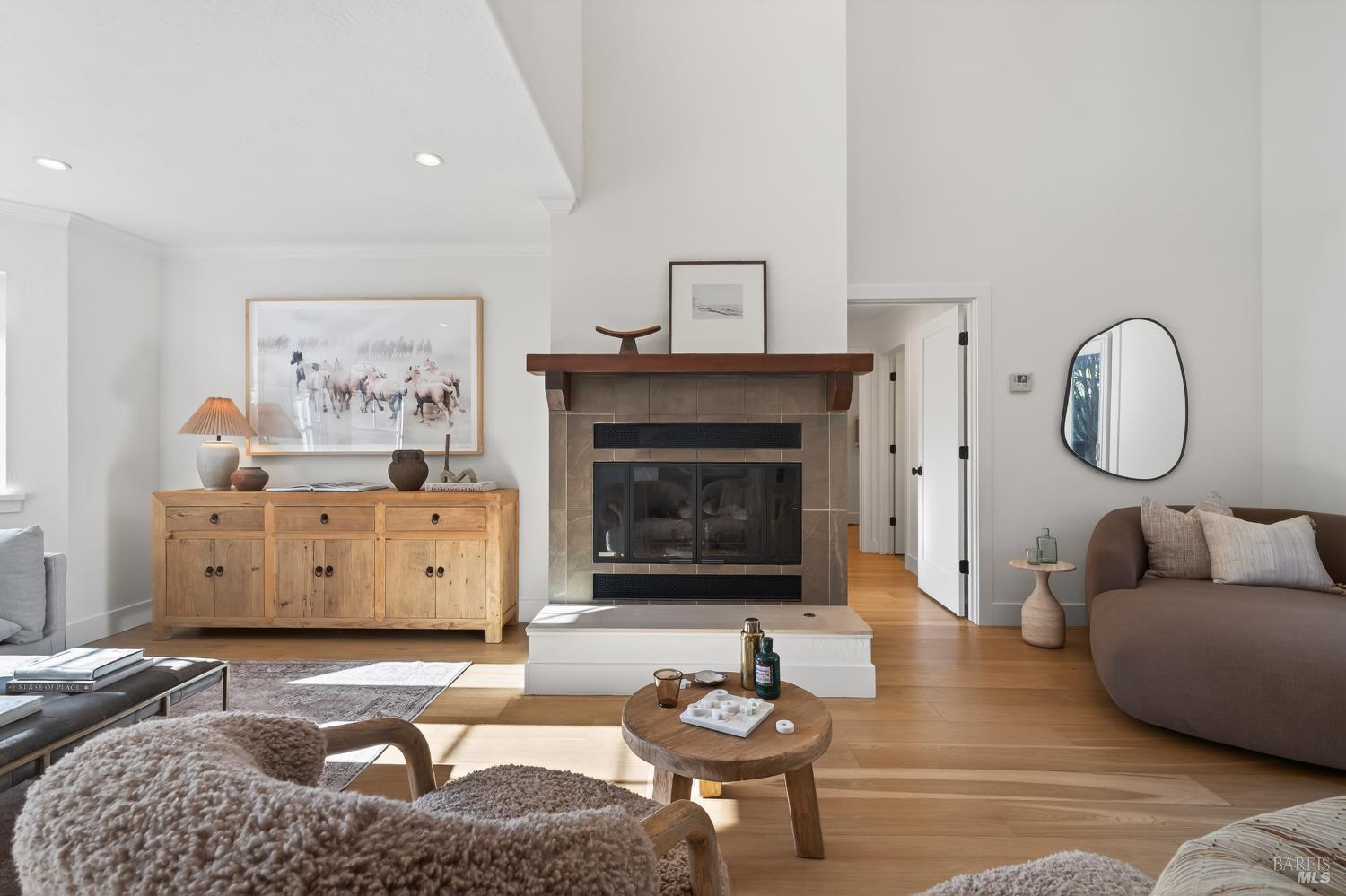 Detail Gallery Image 14 of 53 For 20 Archibald Ln, Novato,  CA 94945 - 4 Beds | 3/1 Baths