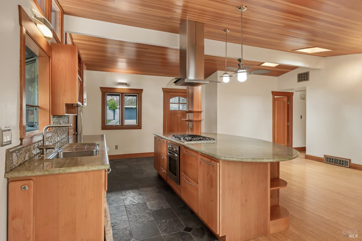 Detail Gallery Image 10 of 52 For 838 Oakwood Dr, Sonoma,  CA 95476 - 3 Beds | 2 Baths