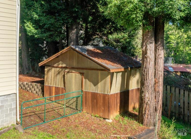 Detail Gallery Image 29 of 31 For 18940 Timber Pointe Dr, Fort Bragg,  CA 95437 - 4 Beds | 3 Baths