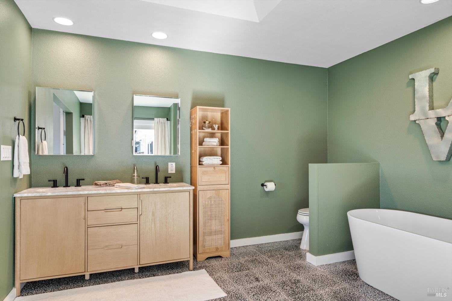 Detail Gallery Image 48 of 70 For 1236 N Fitch Mountain Rd, Healdsburg,  CA 95448 - 3 Beds | 2/1 Baths