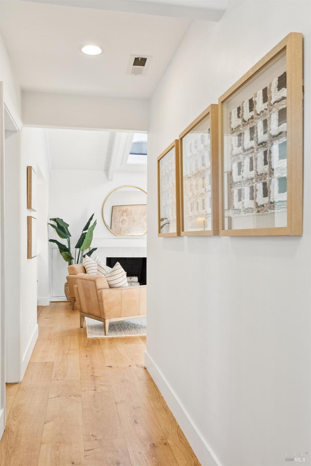 Detail Gallery Image 3 of 31 For 334 Karen Way, Tiburon,  CA 94920 - 4 Beds | 2 Baths