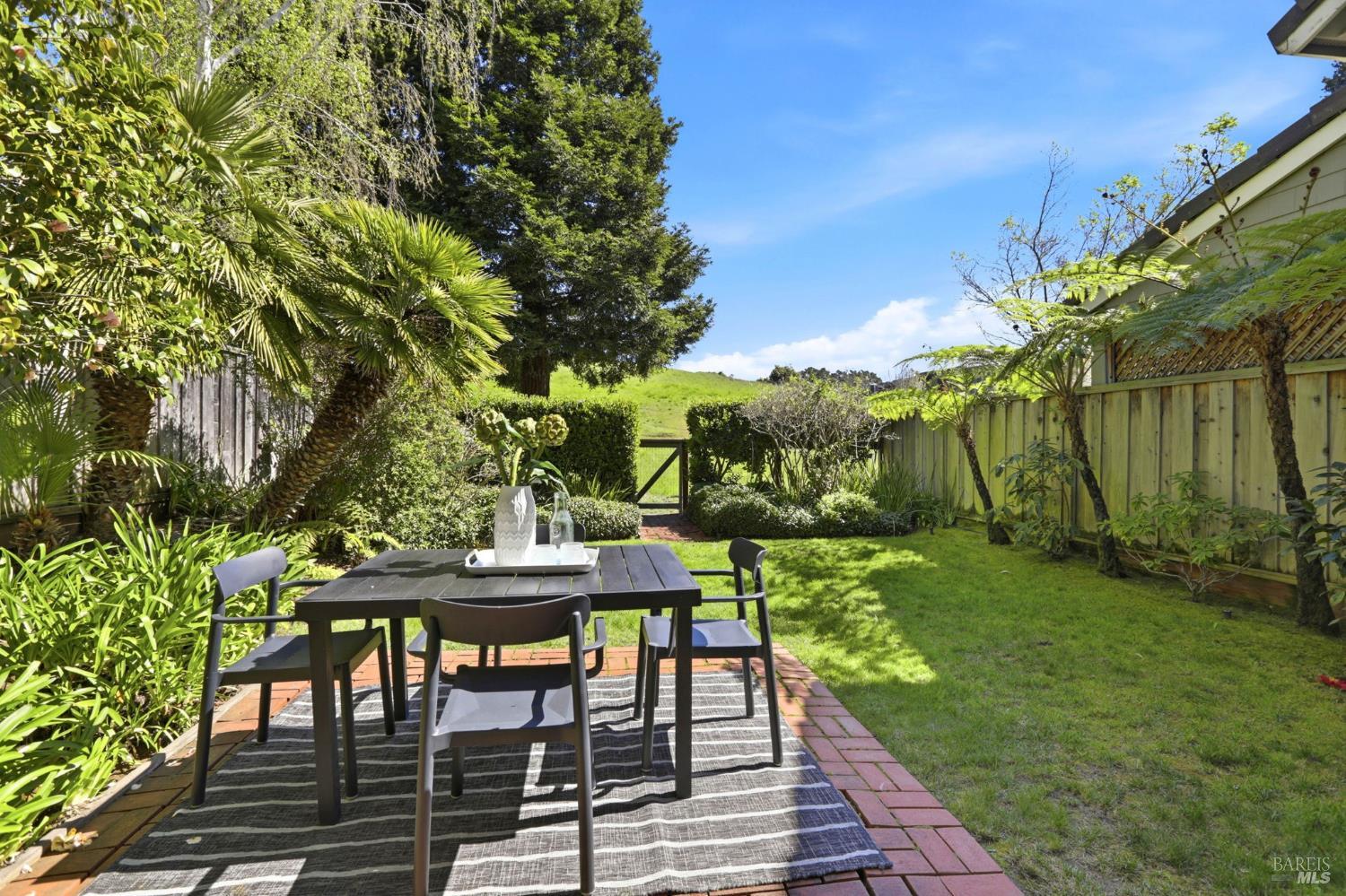 Detail Gallery Image 35 of 44 For 8 Partridge Dr, San Rafael,  CA 94901 - 3 Beds | 2/1 Baths