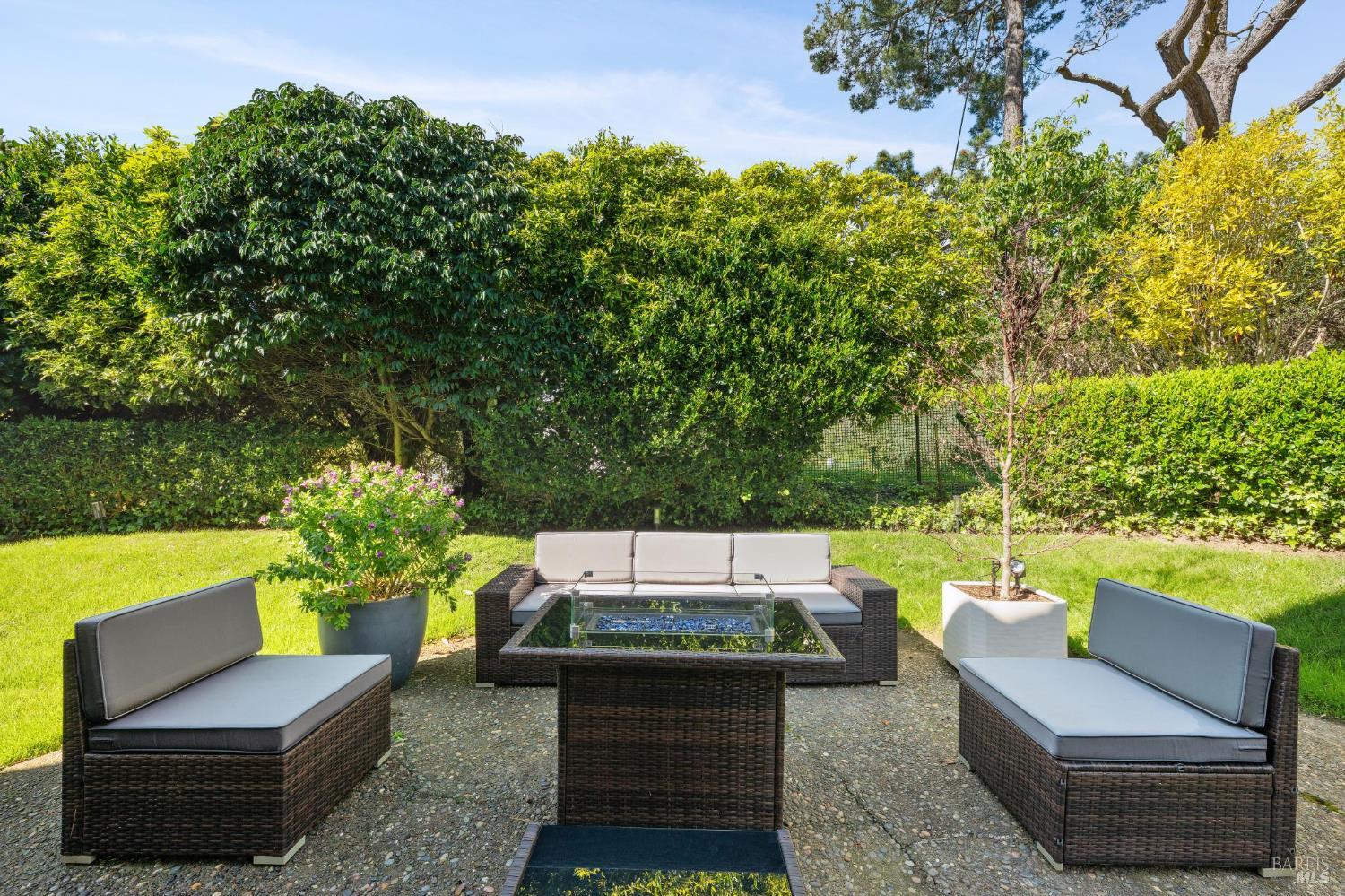 Detail Gallery Image 49 of 58 For 2 Lyford Dr #6,  Tiburon,  CA 94920 - 2 Beds | 2 Baths