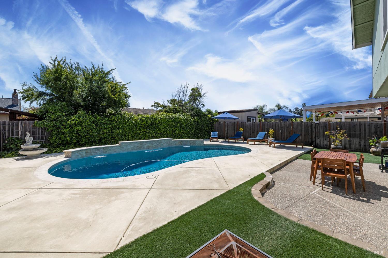 Detail Gallery Image 31 of 41 For 5328 Daniel Dr, Rohnert Park,  CA 94928 - 4 Beds | 3 Baths