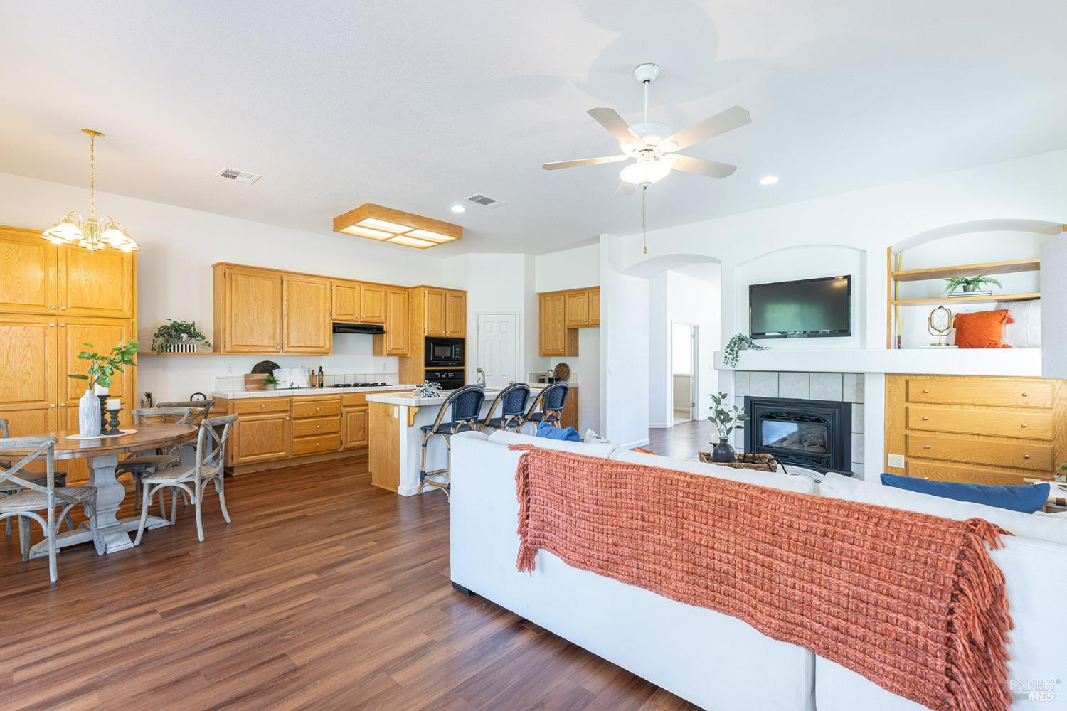 Detail Gallery Image 16 of 56 For 3896 Doral Dr, Fairfield,  CA 94533 - 4 Beds | 2 Baths