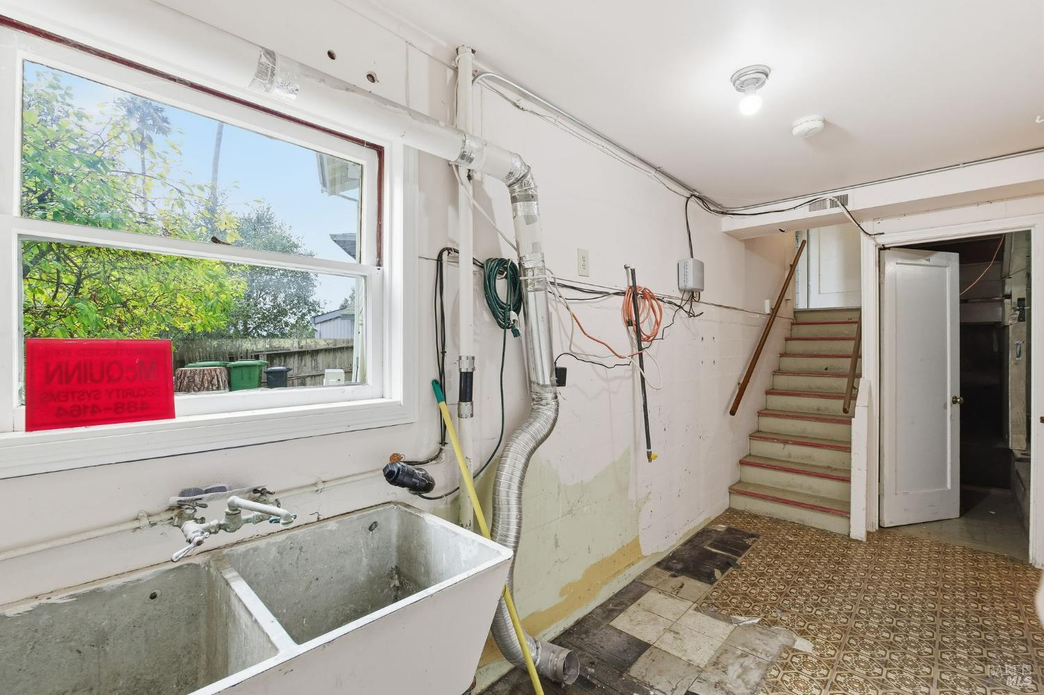 Detail Gallery Image 41 of 59 For 40 Newhall Dr, San Rafael,  CA 94901 - 4 Beds | 3/1 Baths