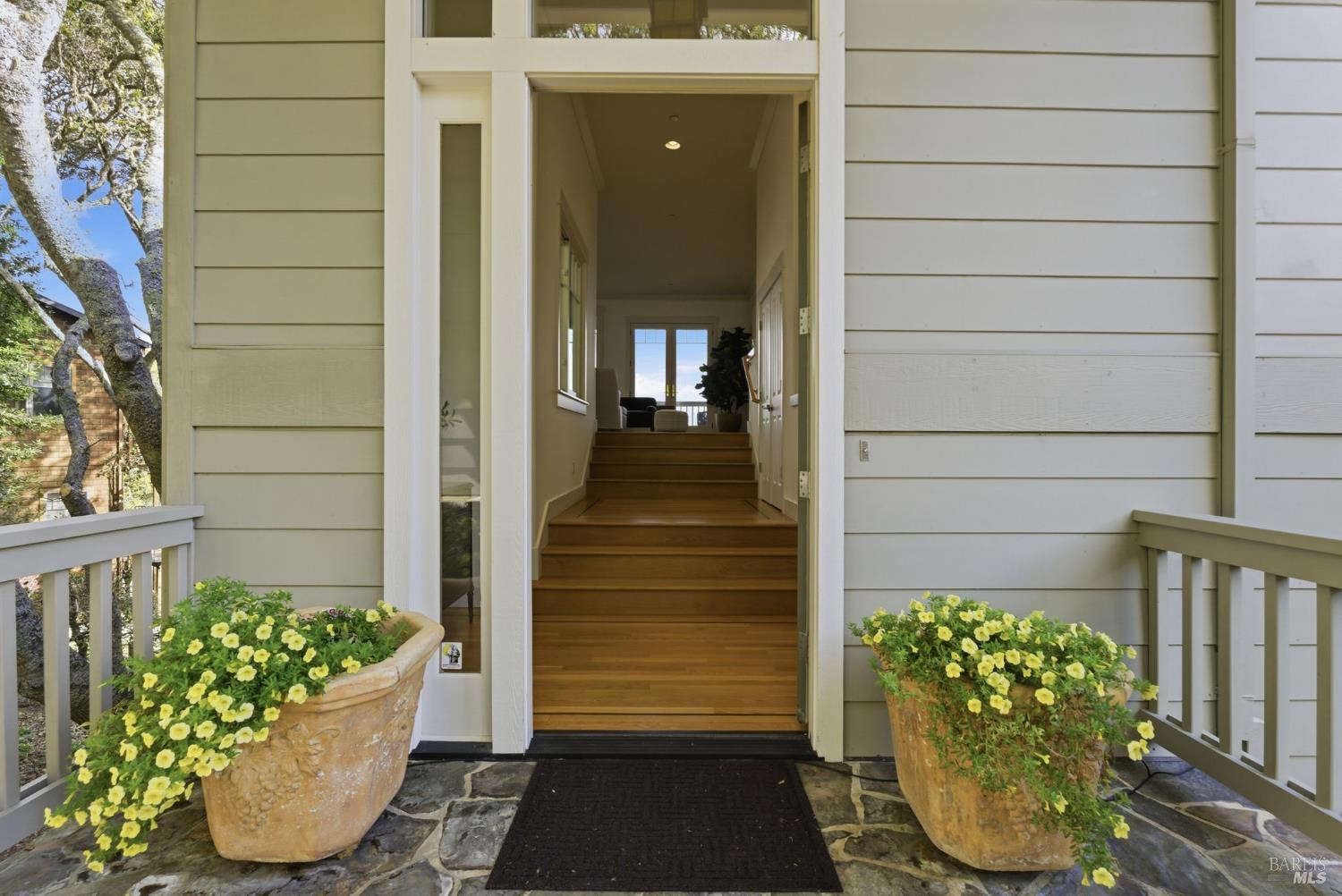 Detail Gallery Image 3 of 58 For 711 Forest Way, Mill Valley,  CA 94941 - 4 Beds | 3/1 Baths