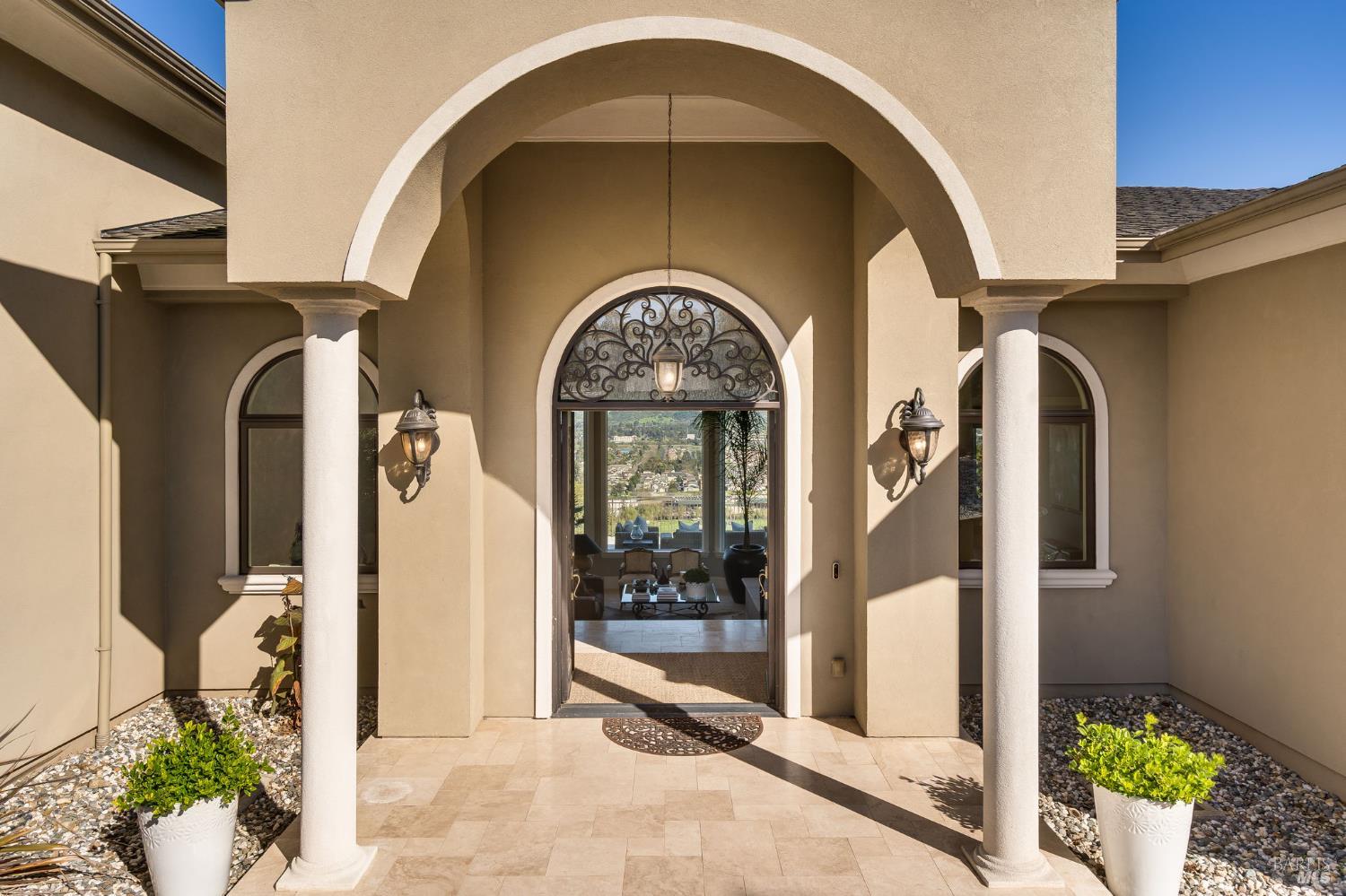 Detail Gallery Image 5 of 68 For 10 Canterbury Dr, Napa,  CA 94558 - 3 Beds | 3/1 Baths