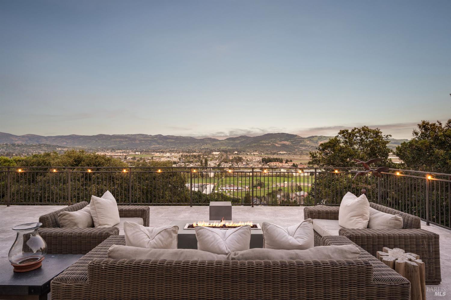 Detail Gallery Image 55 of 68 For 10 Canterbury Dr, Napa,  CA 94558 - 3 Beds | 3/1 Baths