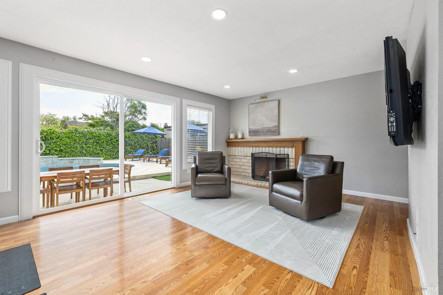 Detail Gallery Image 16 of 41 For 5328 Daniel Dr, Rohnert Park,  CA 94928 - 4 Beds | 3 Baths