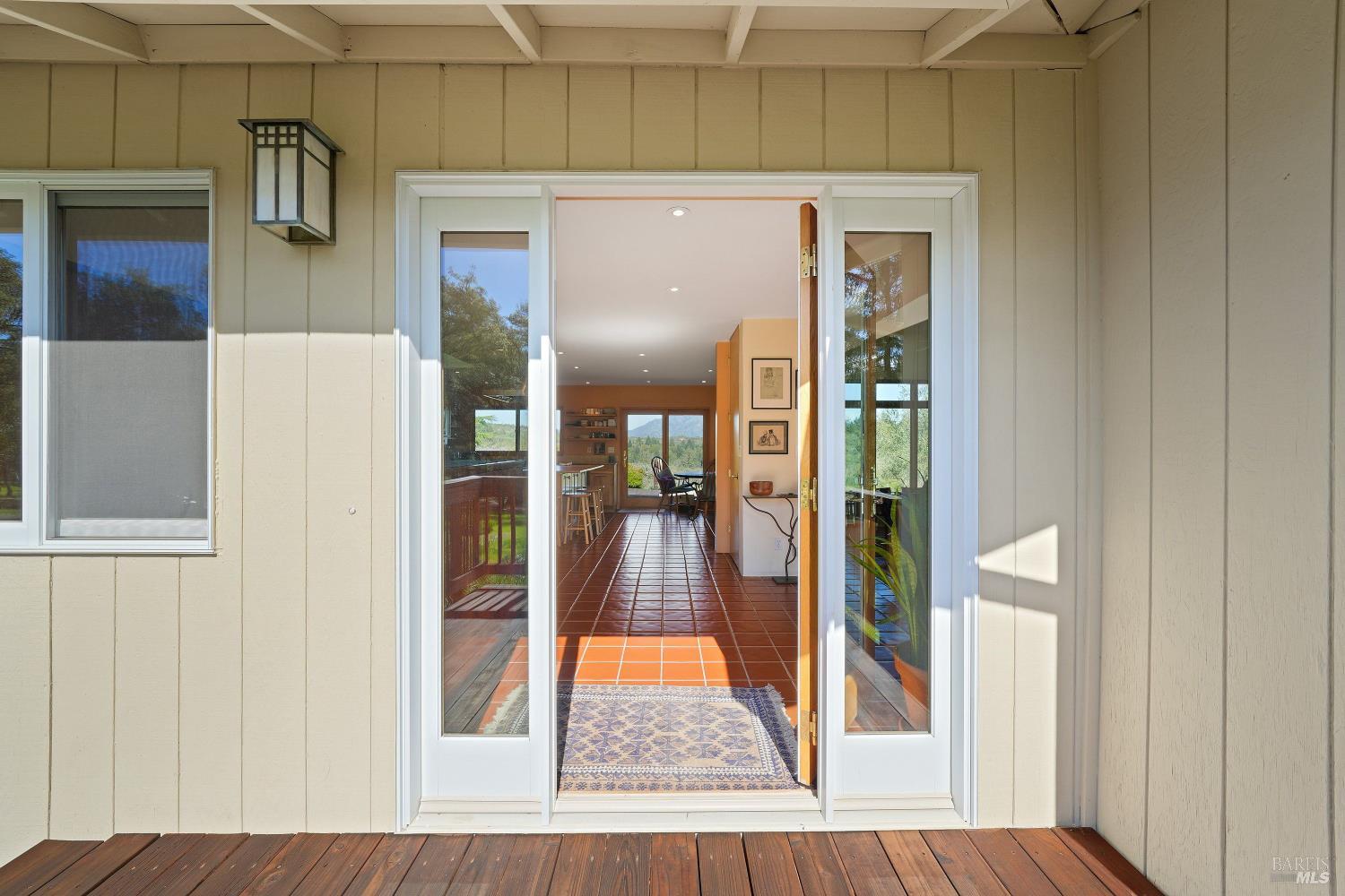 Detail Gallery Image 5 of 26 For 5809 Sharp Rd, Calistoga,  CA 94515 - 3 Beds | 2 Baths