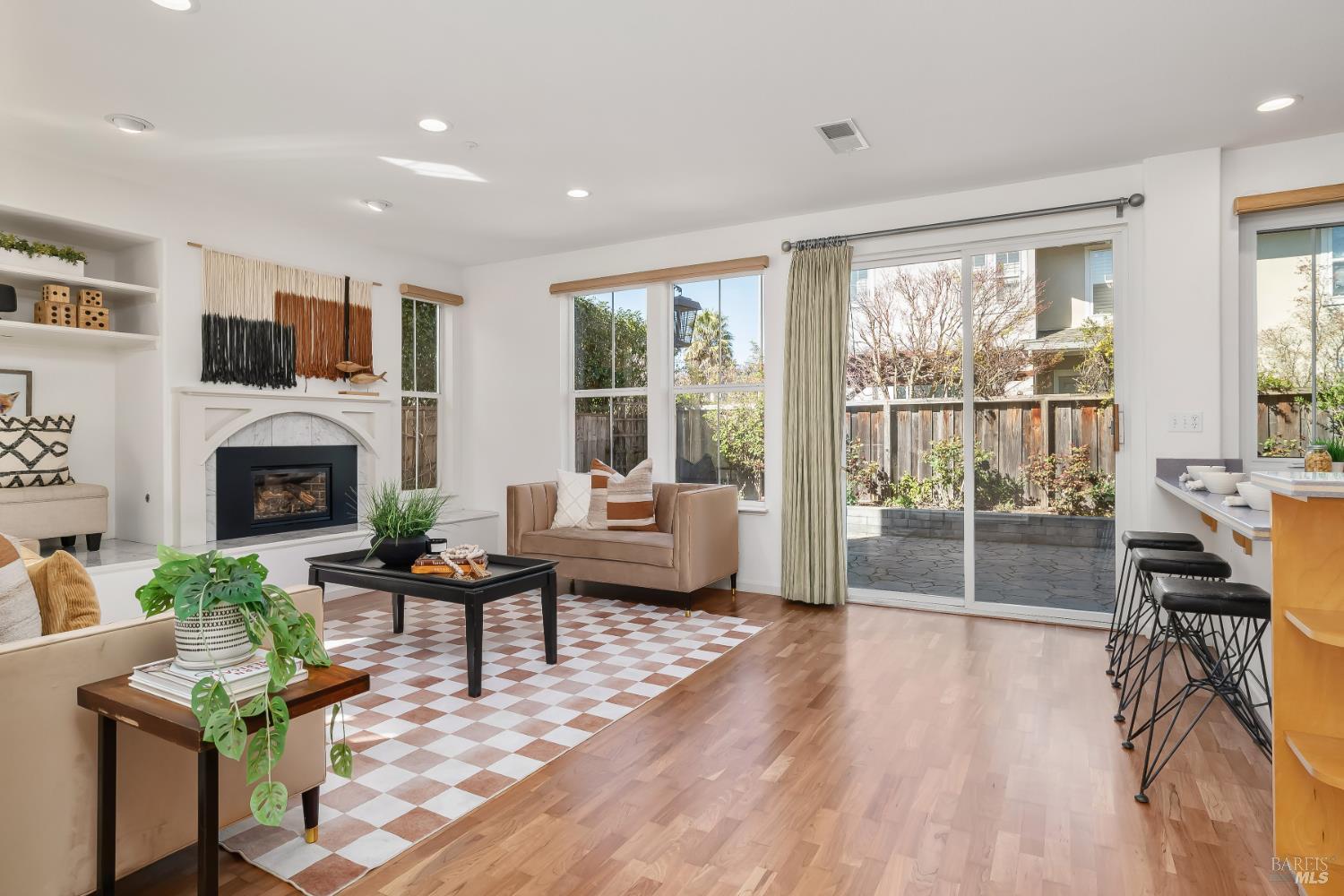 Detail Gallery Image 7 of 26 For 62 Richardson Rd, Novato,  CA 94949 - 5 Beds | 3 Baths