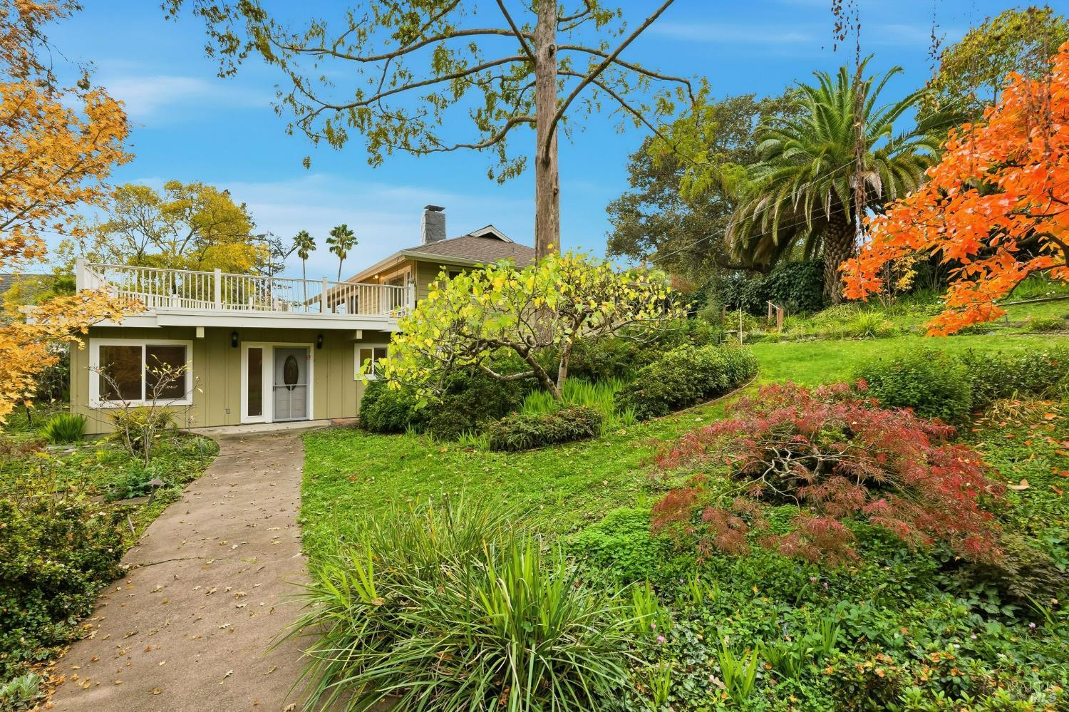 Detail Gallery Image 11 of 59 For 40 Newhall Dr, San Rafael,  CA 94901 - 4 Beds | 3/1 Baths