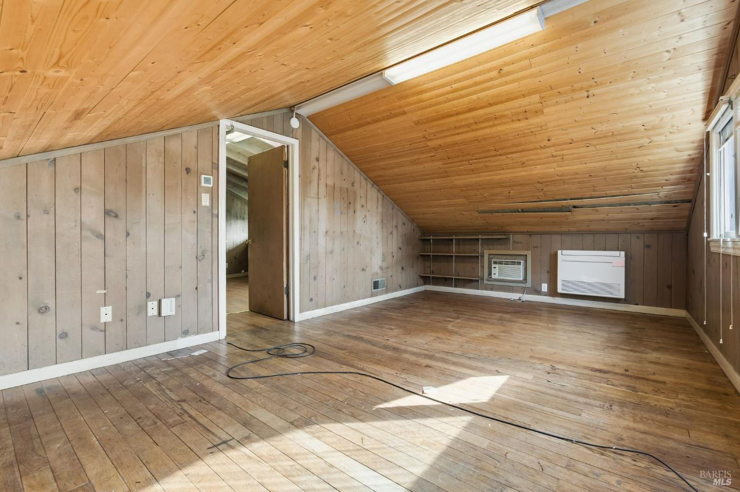 Detail Gallery Image 39 of 59 For 40 Newhall Dr, San Rafael,  CA 94901 - 4 Beds | 3/1 Baths