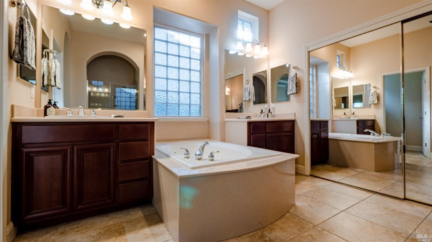 Detail Gallery Image 10 of 14 For 1064 Diamante St, Rio Vista,  CA 94571 - 2 Beds | 2/1 Baths