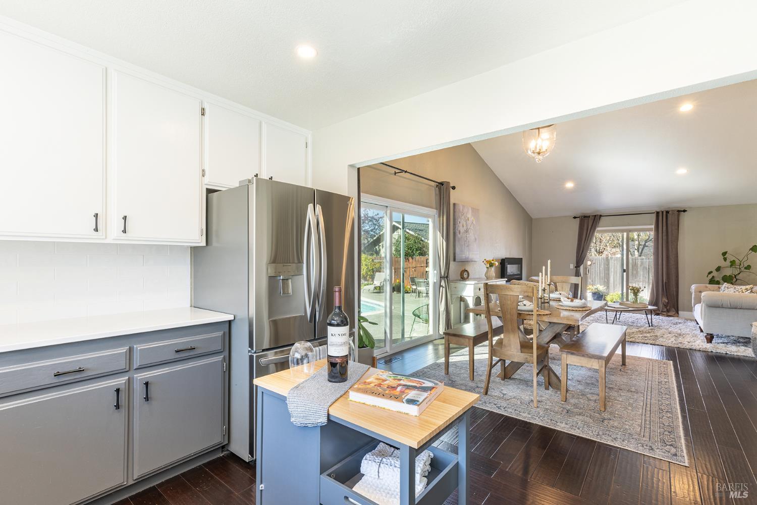 Detail Gallery Image 9 of 61 For 2409 Canin Ct, Santa Rosa,  CA 95405 - 3 Beds | 2 Baths