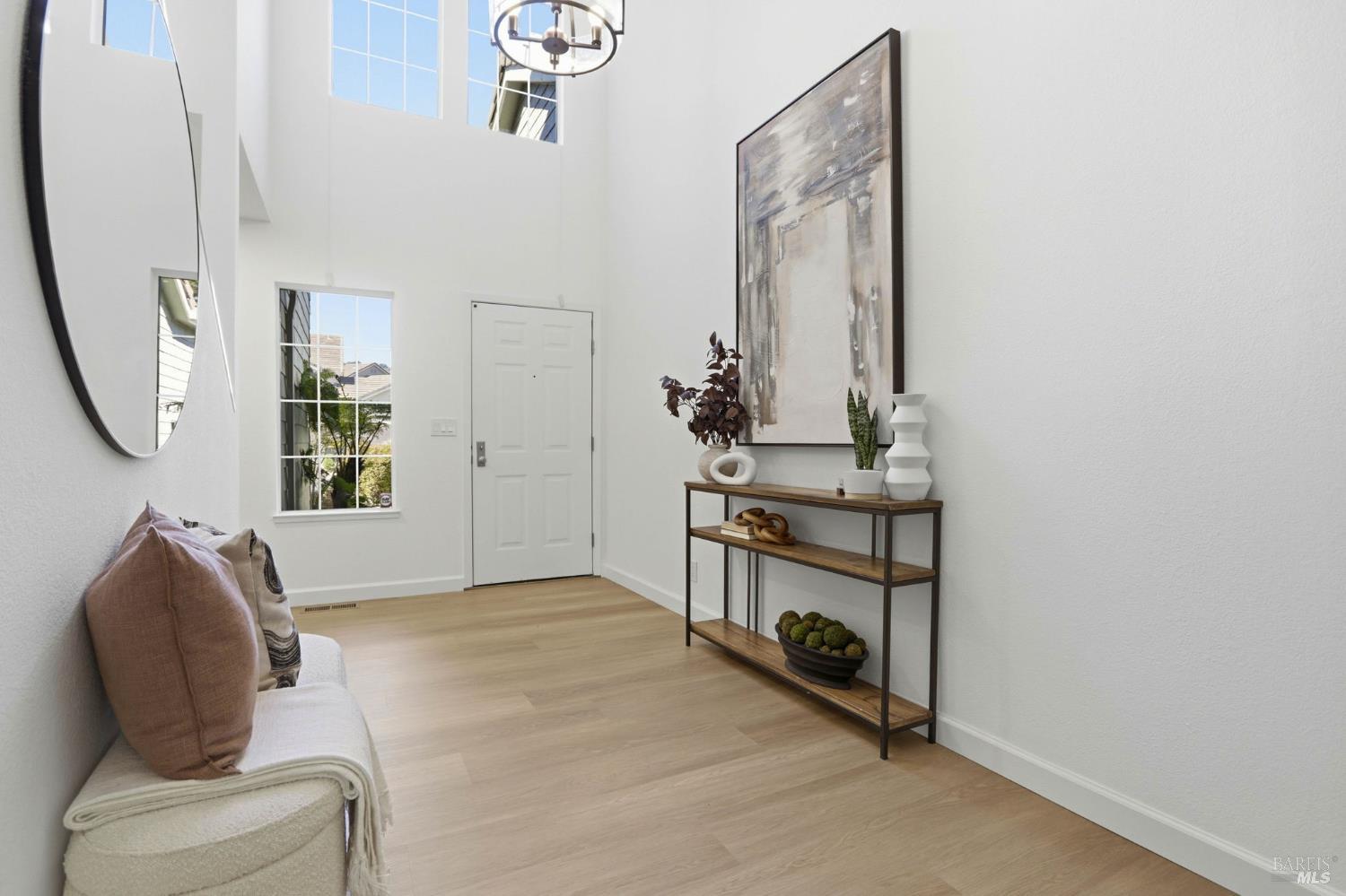 Detail Gallery Image 5 of 44 For 8 Partridge Dr, San Rafael,  CA 94901 - 3 Beds | 2/1 Baths