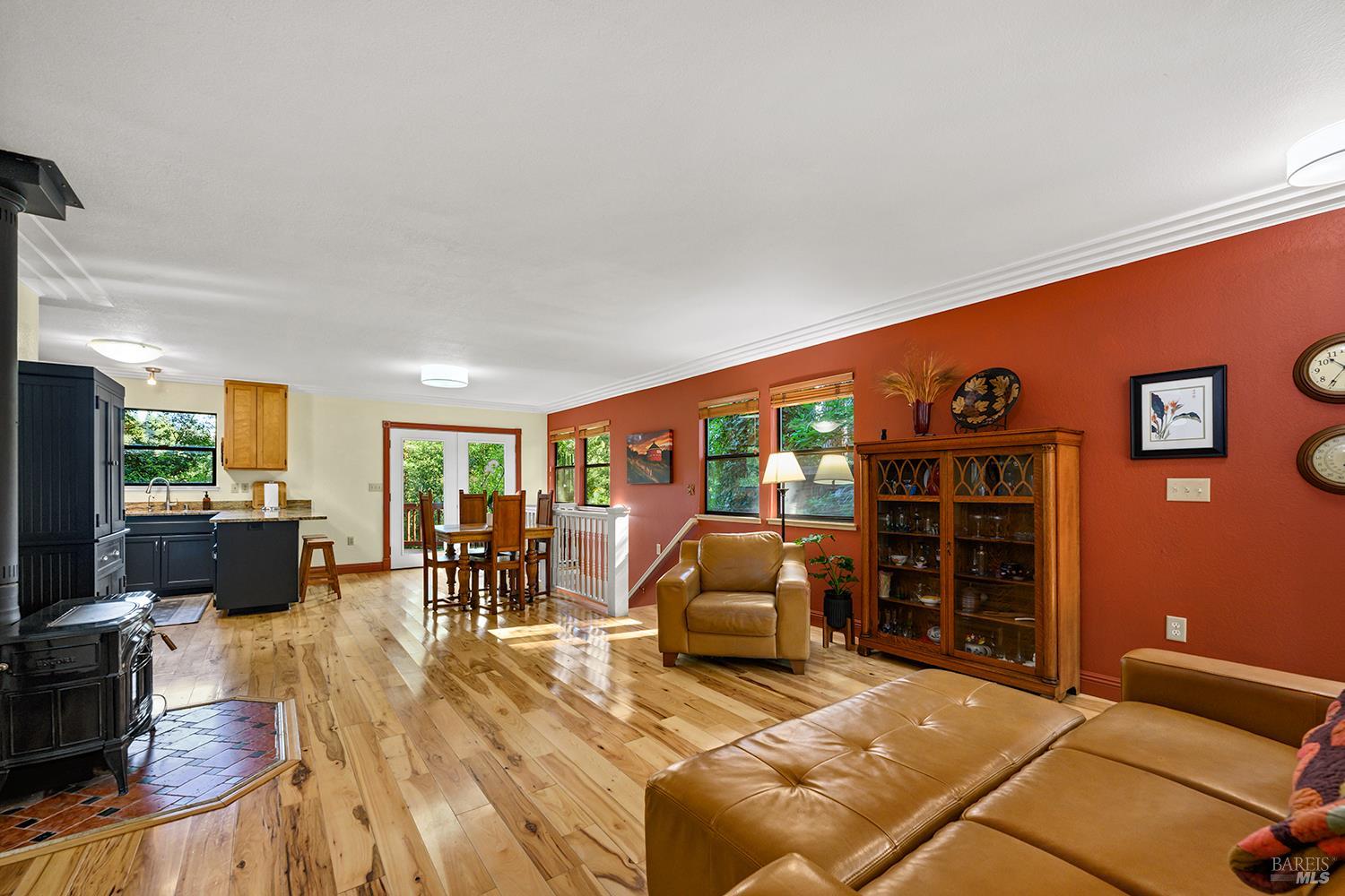 Detail Gallery Image 7 of 42 For 17450 Summit Ave, Guerneville,  CA 95446 - 3 Beds | 2 Baths