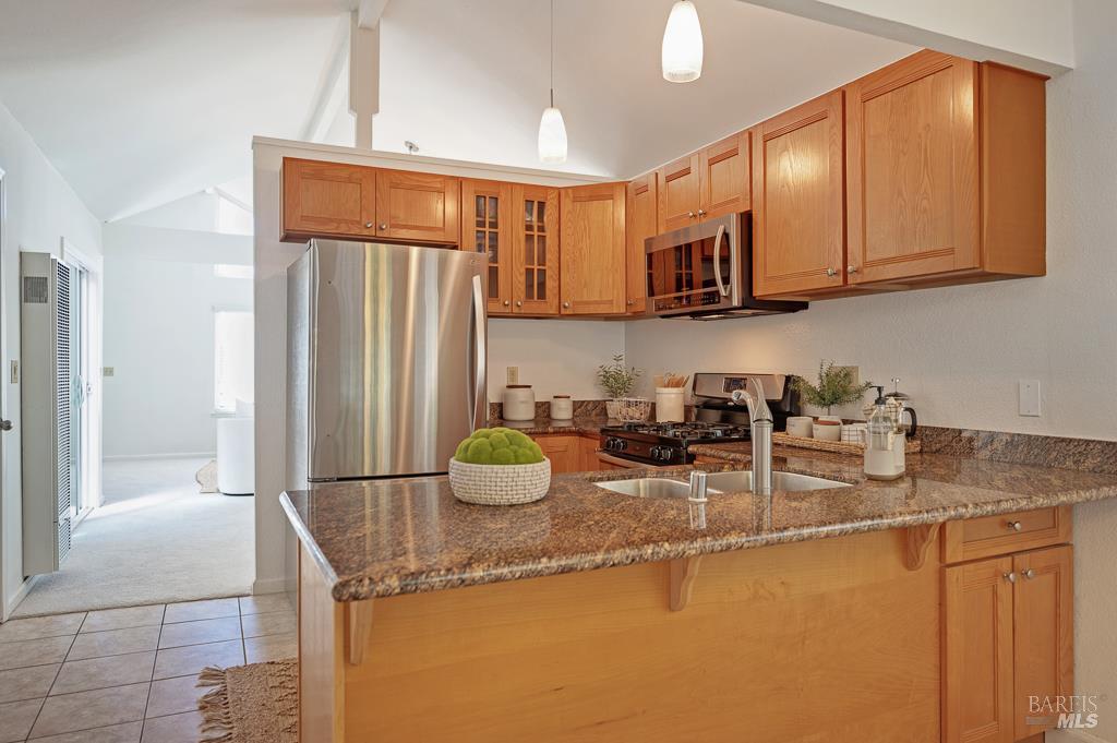 Detail Gallery Image 14 of 27 For 962 Camino Coronado Unkn, Rohnert Park,  CA 94928 - 4 Beds | 2 Baths