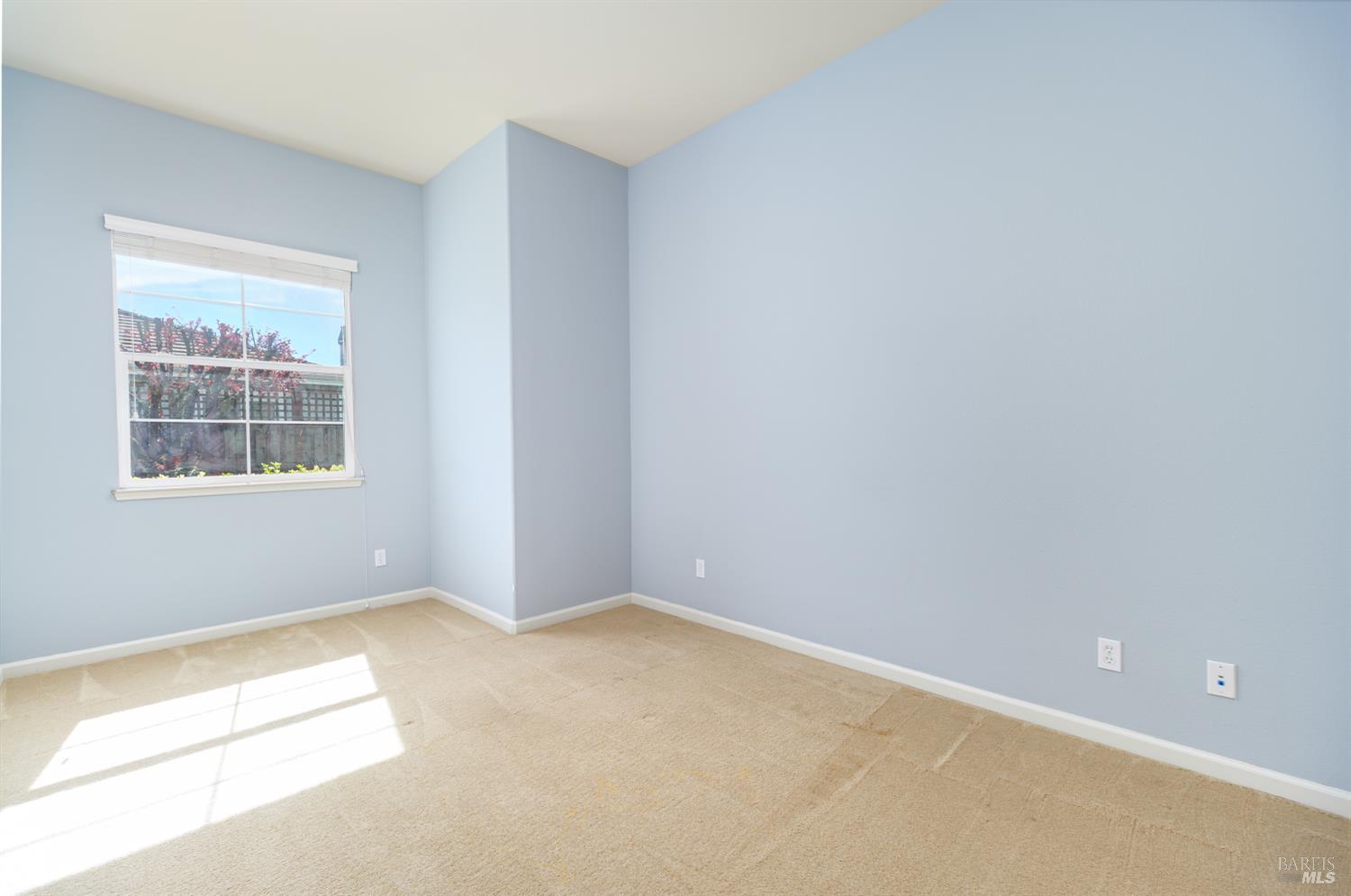 Detail Gallery Image 23 of 28 For 132 Pinheiro Cir, Novato,  CA 94945 - 3 Beds | 2/1 Baths