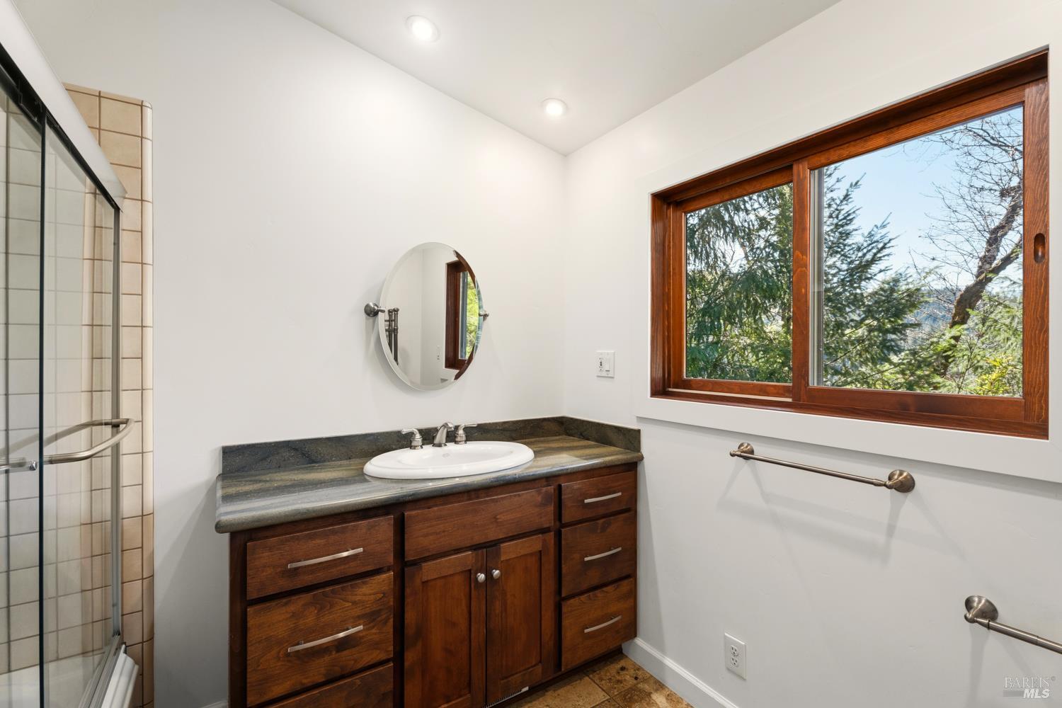 Detail Gallery Image 12 of 41 For 18210 Old Ukiah Pine Rd, Potter Valley,  CA 95469 - 3 Beds | 2 Baths