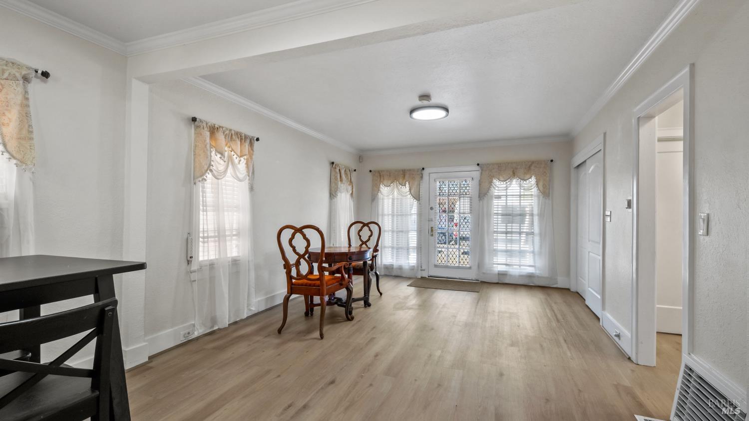 Detail Gallery Image 10 of 39 For 712 E Washington St, Petaluma,  CA 94952 - 2 Beds | 1 Baths