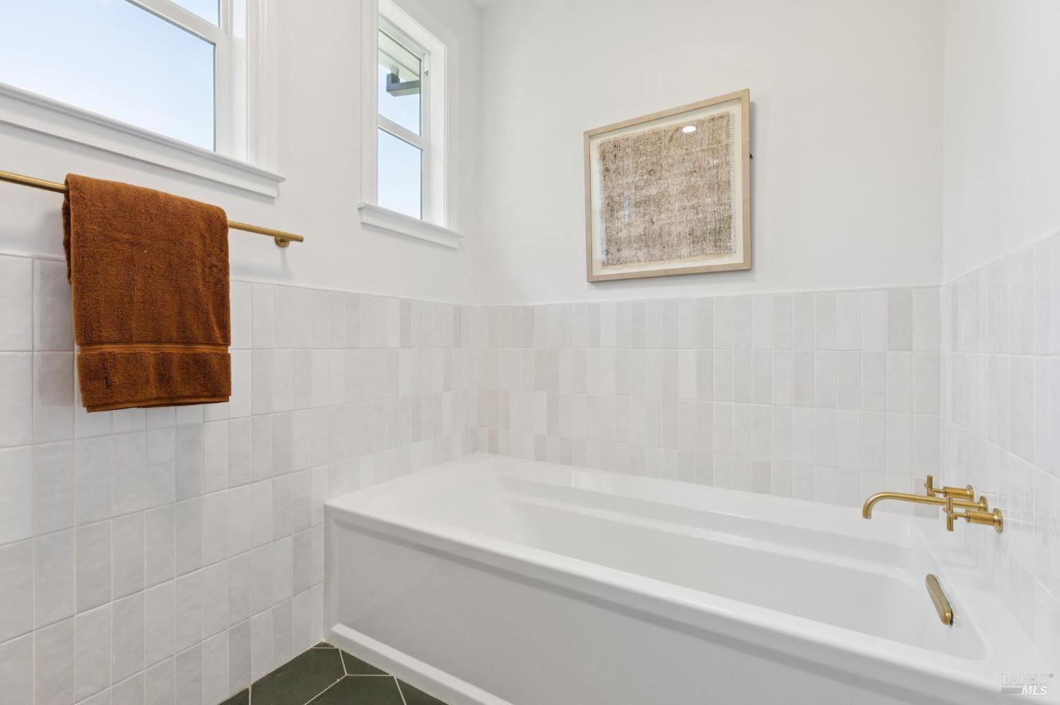 Detail Gallery Image 18 of 31 For 334 Karen Way, Tiburon,  CA 94920 - 4 Beds | 2 Baths