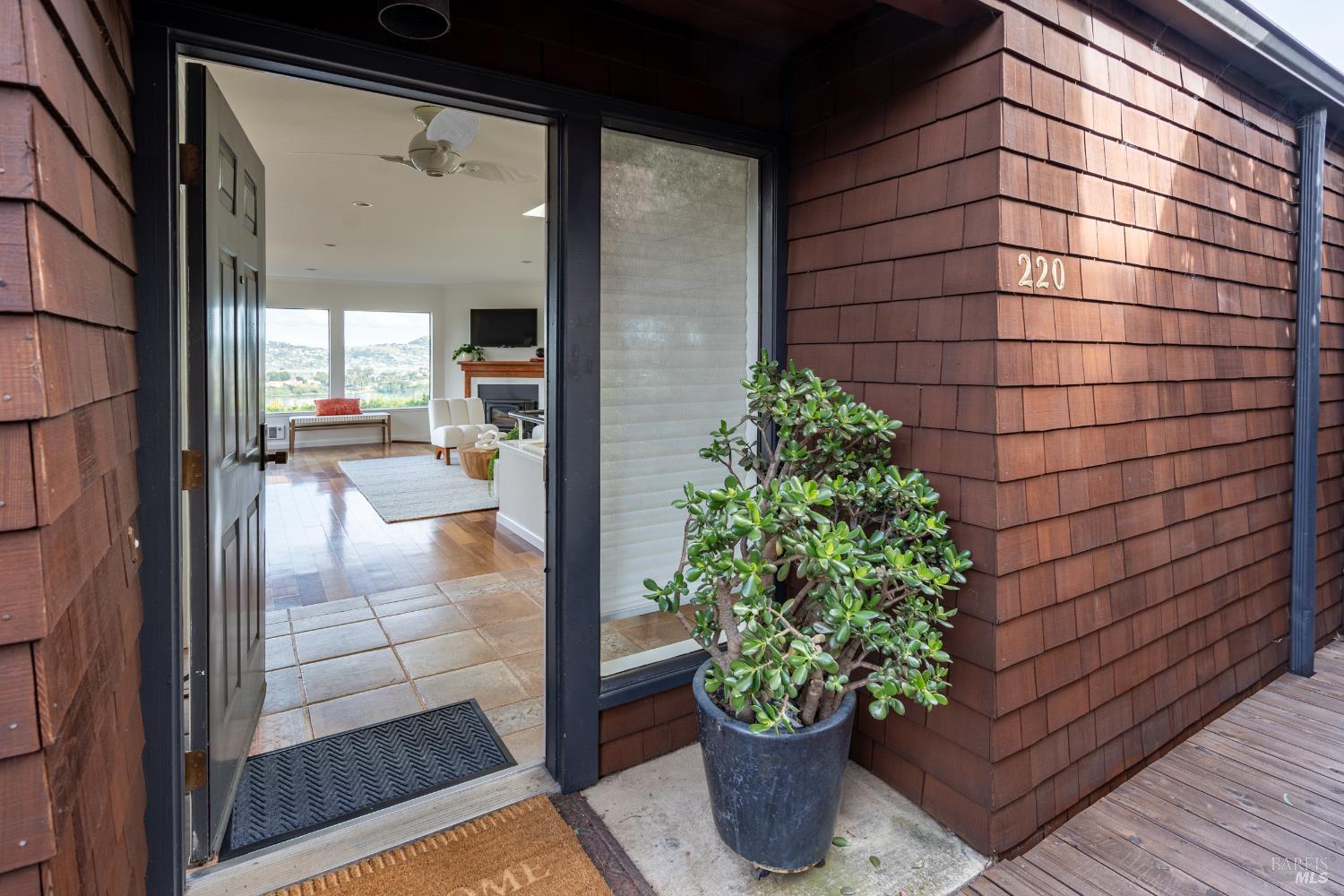 Detail Gallery Image 42 of 45 For 220 Headlands Ct, Sausalito,  CA 94965 - 2 Beds | 2/1 Baths