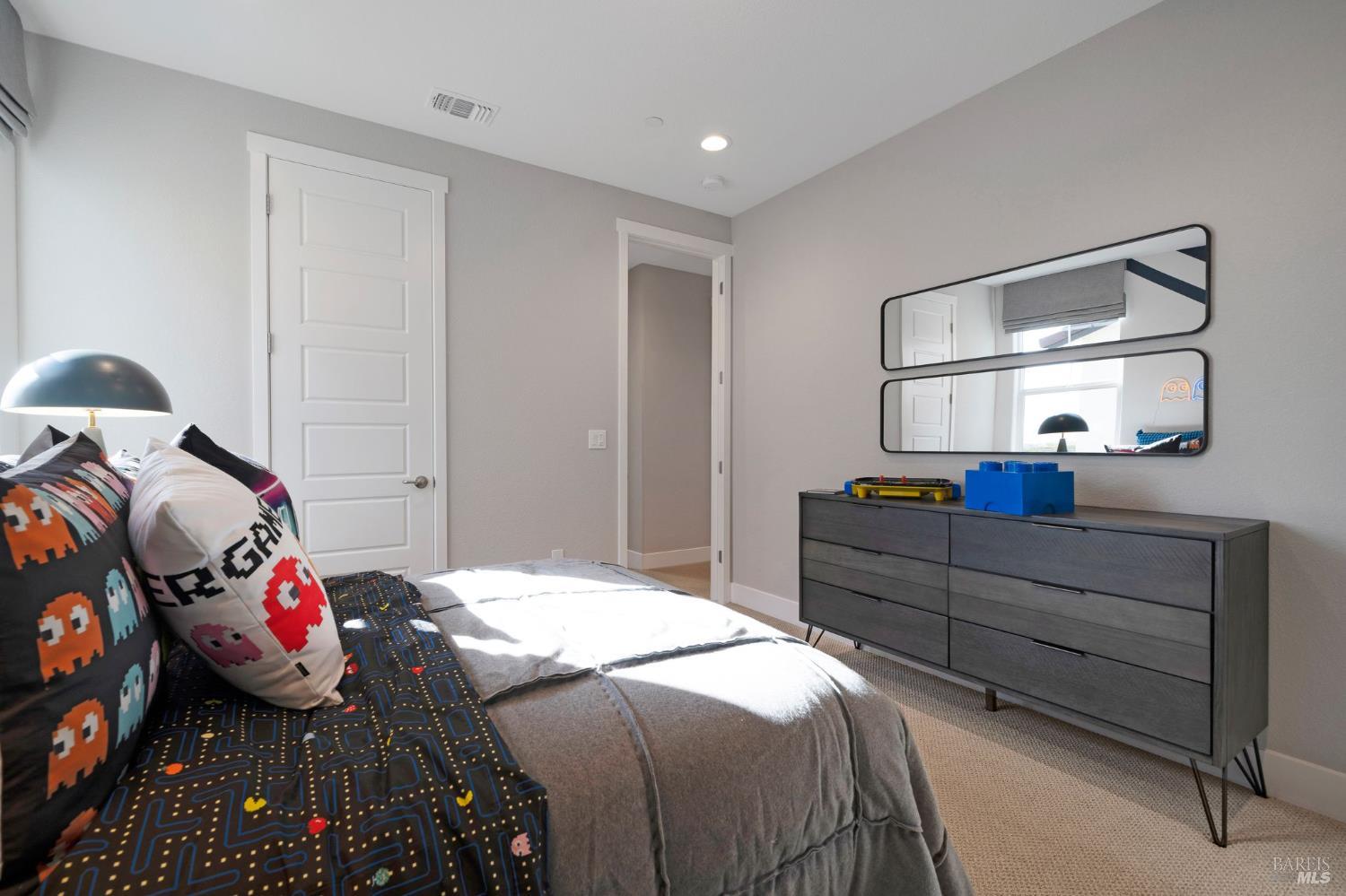 Detail Gallery Image 27 of 42 For 513 Eagle Cir, Oakley,  CA 94561 - 4 Beds | 3 Baths