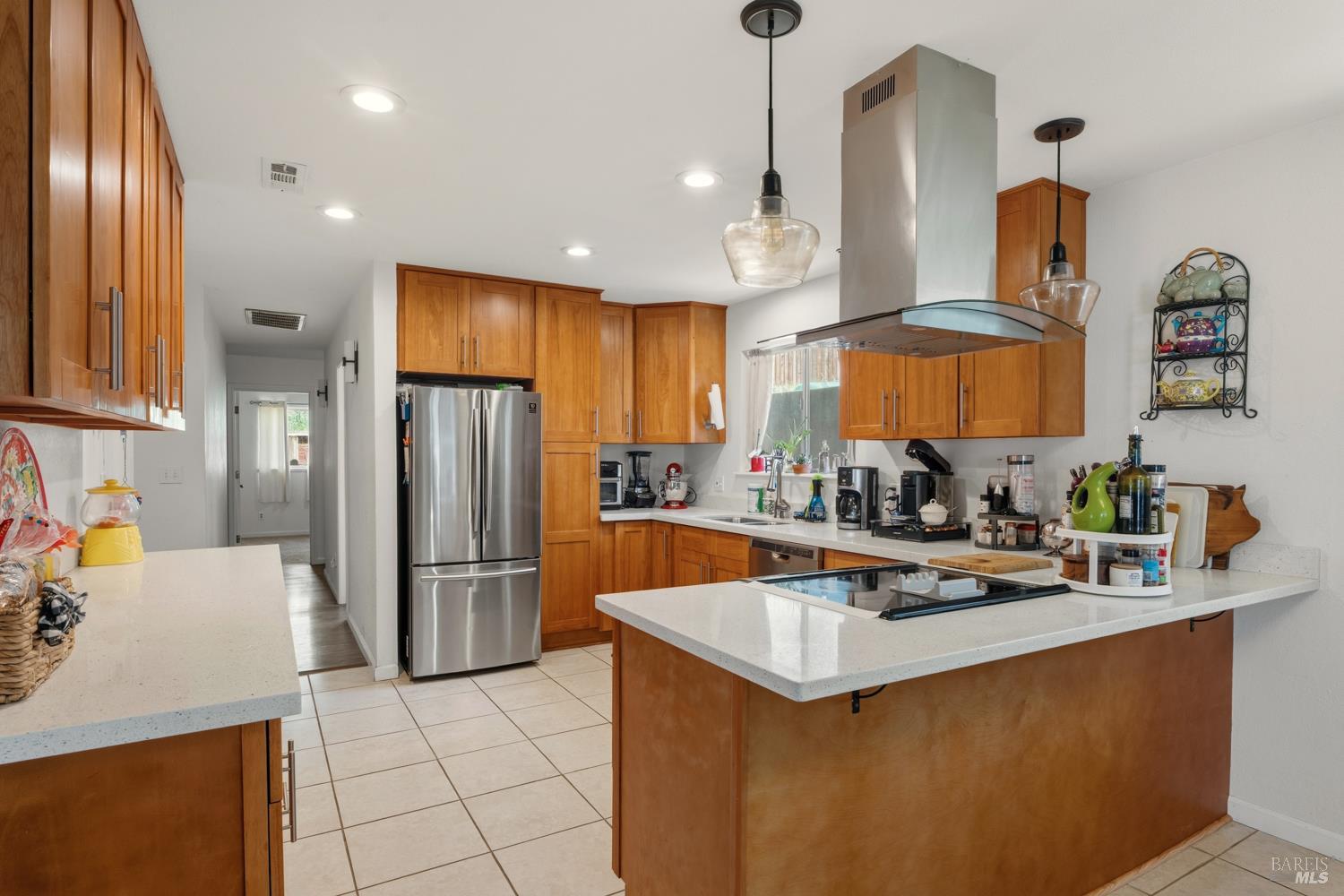 Detail Gallery Image 4 of 29 For 2960 Oak Crest Ave, Lucerne,  CA 95458 - 3 Beds | 2 Baths