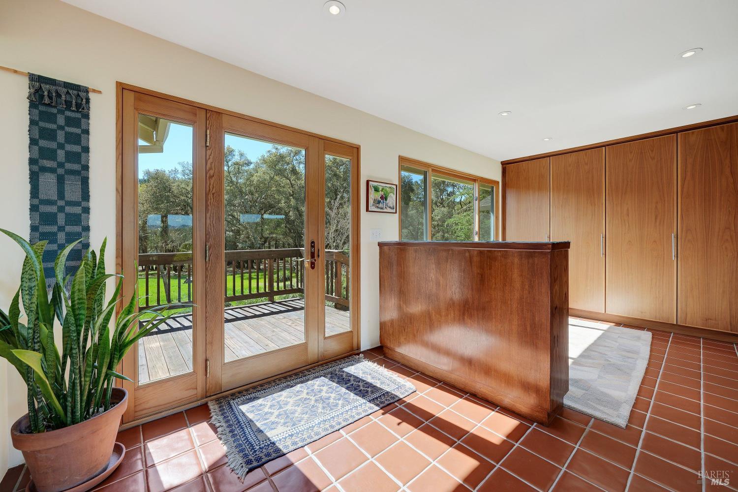 Detail Gallery Image 6 of 26 For 5809 Sharp Rd, Calistoga,  CA 94515 - 3 Beds | 2 Baths