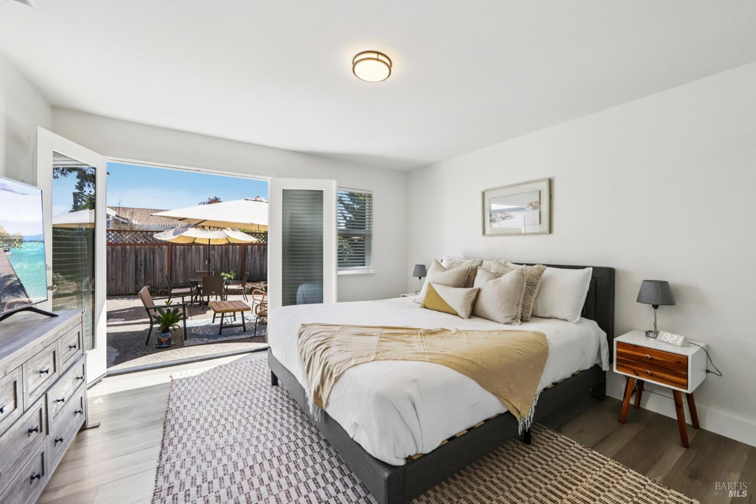 Detail Gallery Image 21 of 34 For 815 Whitney Way, Petaluma,  CA 94954 - 3 Beds | 2 Baths