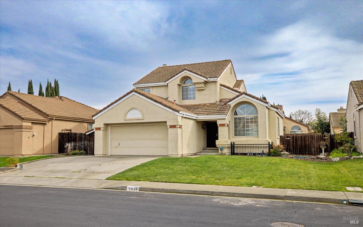 Detail Gallery Image 2 of 51 For 1030 Fox Hound Rd, Vacaville,  CA 95687 - 4 Beds | 2/1 Baths