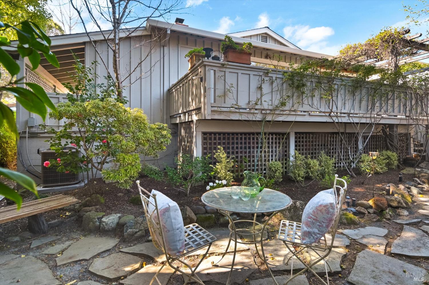 Detail Gallery Image 34 of 36 For 28 Hillcrest Dr, San Rafael,  CA 94901 - 2 Beds | 2 Baths