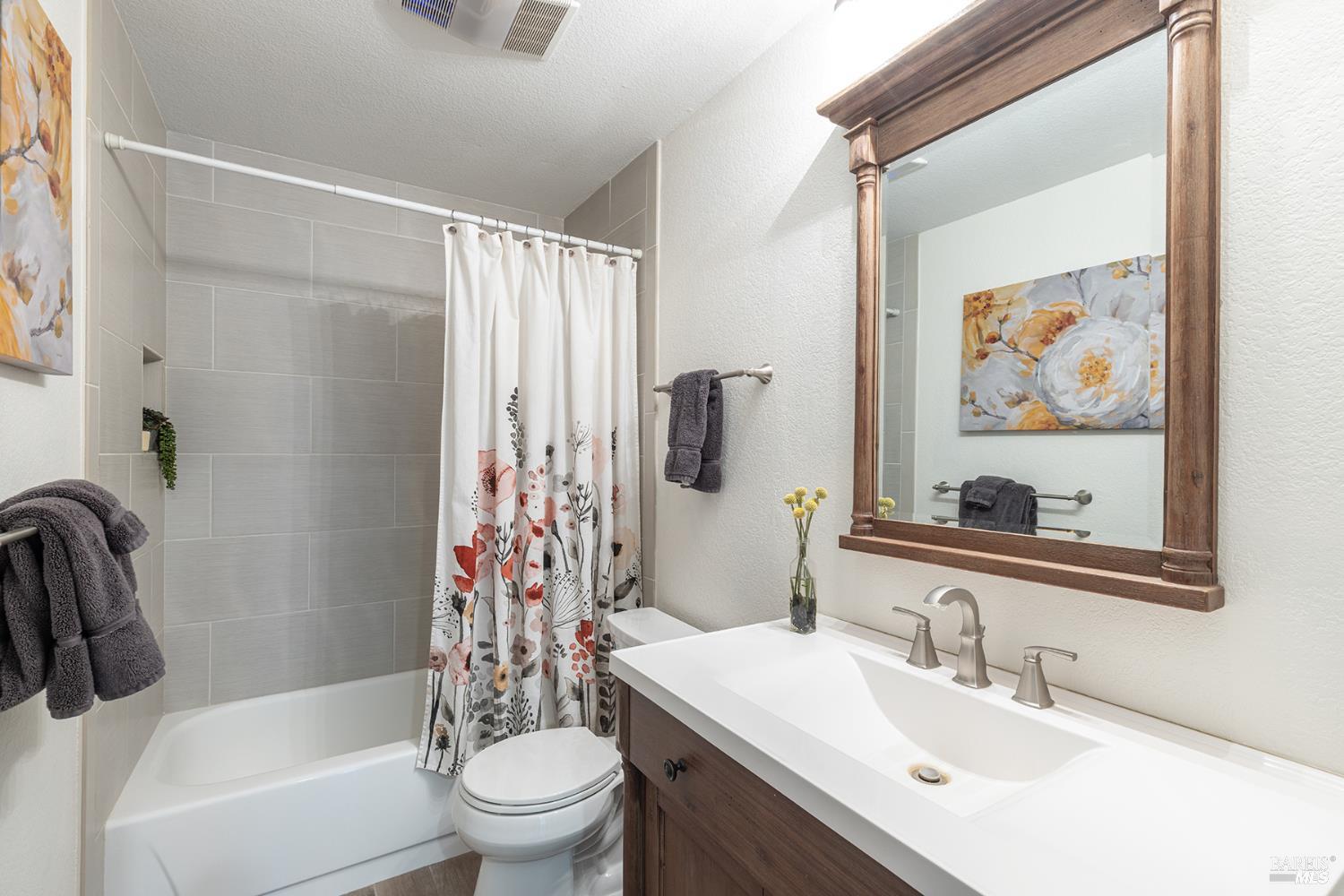 Detail Gallery Image 28 of 61 For 2409 Canin Ct, Santa Rosa,  CA 95405 - 3 Beds | 2 Baths