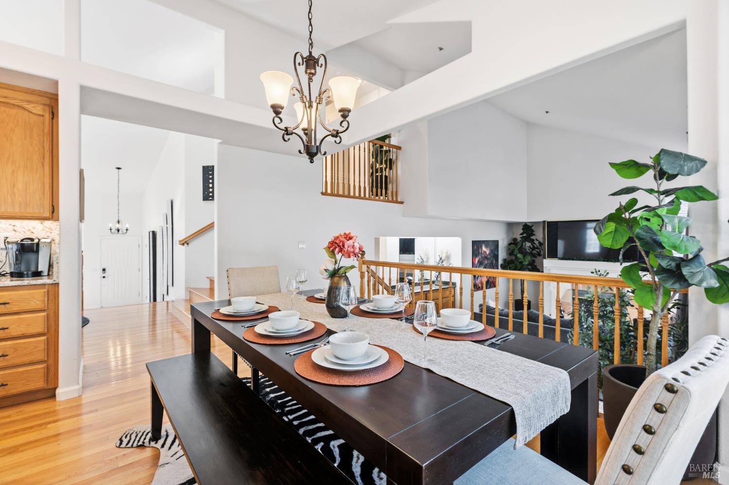 Detail Gallery Image 15 of 57 For 134 Grevillia Dr, Petaluma,  CA 94952 - 4 Beds | 3 Baths