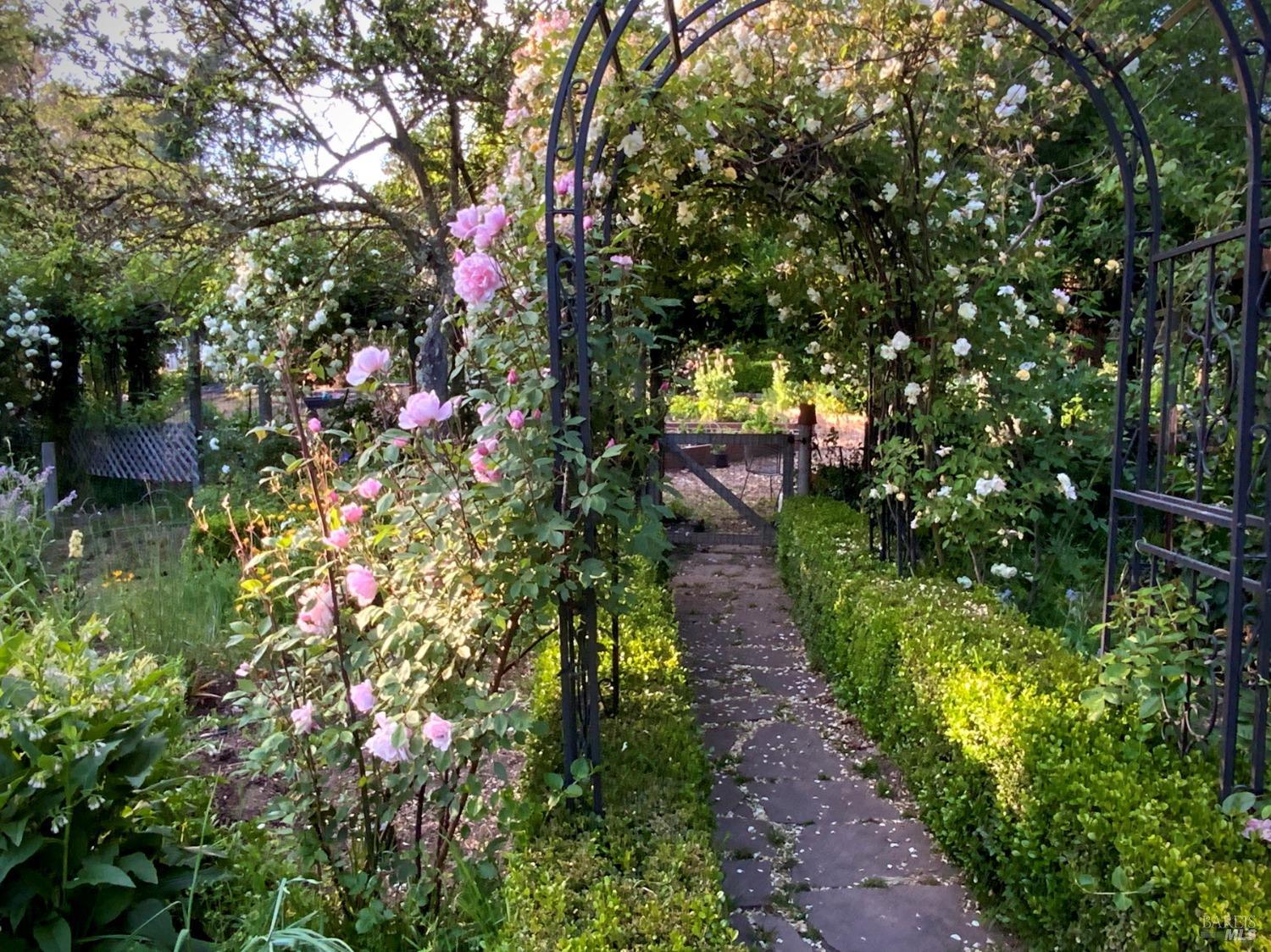 Detail Gallery Image 82 of 95 For 4038 E 3rd Ave, Napa,  CA 94558 - 4 Beds | 3 Baths