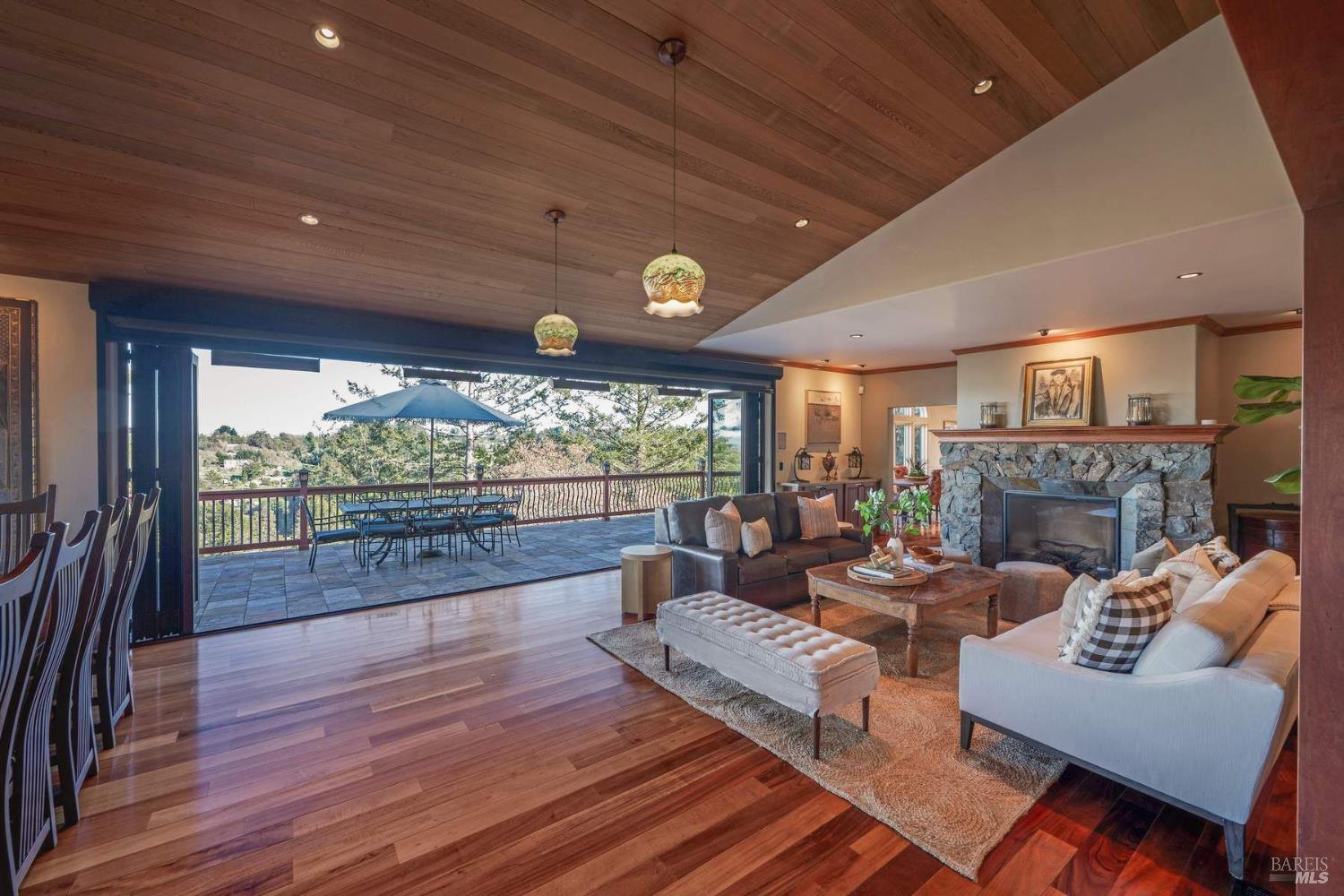 Detail Gallery Image 8 of 46 For 11799 Barnett Valley Rd, Sebastopol,  CA 95472 - 3 Beds | 5/1 Baths