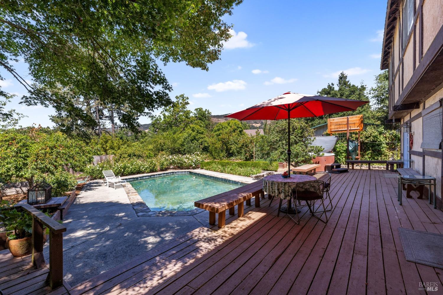 Detail Gallery Image 26 of 95 For 4038 E 3rd Ave, Napa,  CA 94558 - 4 Beds | 3 Baths