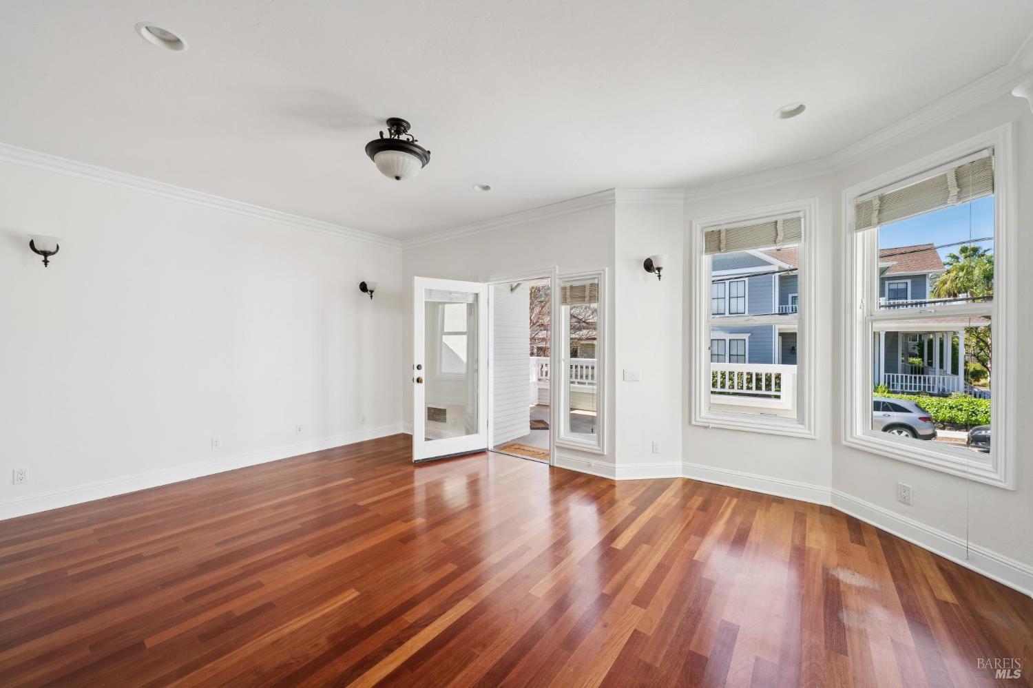 Detail Gallery Image 5 of 80 For 102 F St, San Rafael,  CA 94901 - – Beds | – Baths