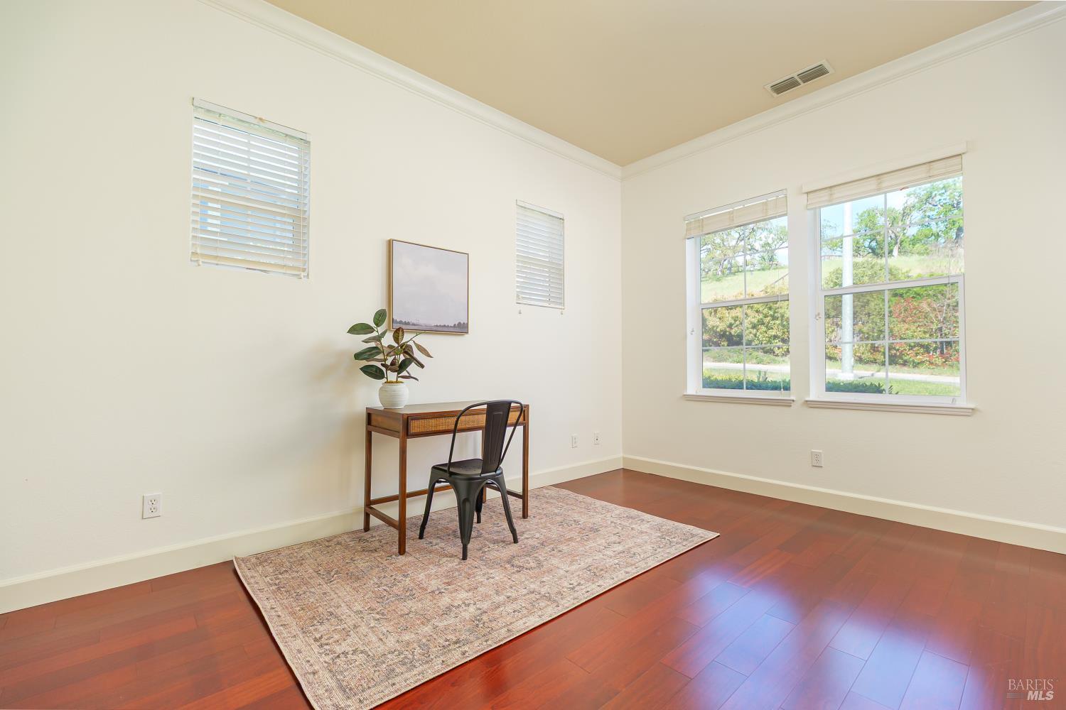 Detail Gallery Image 13 of 28 For 132 Pinheiro Cir, Novato,  CA 94945 - 3 Beds | 2/1 Baths