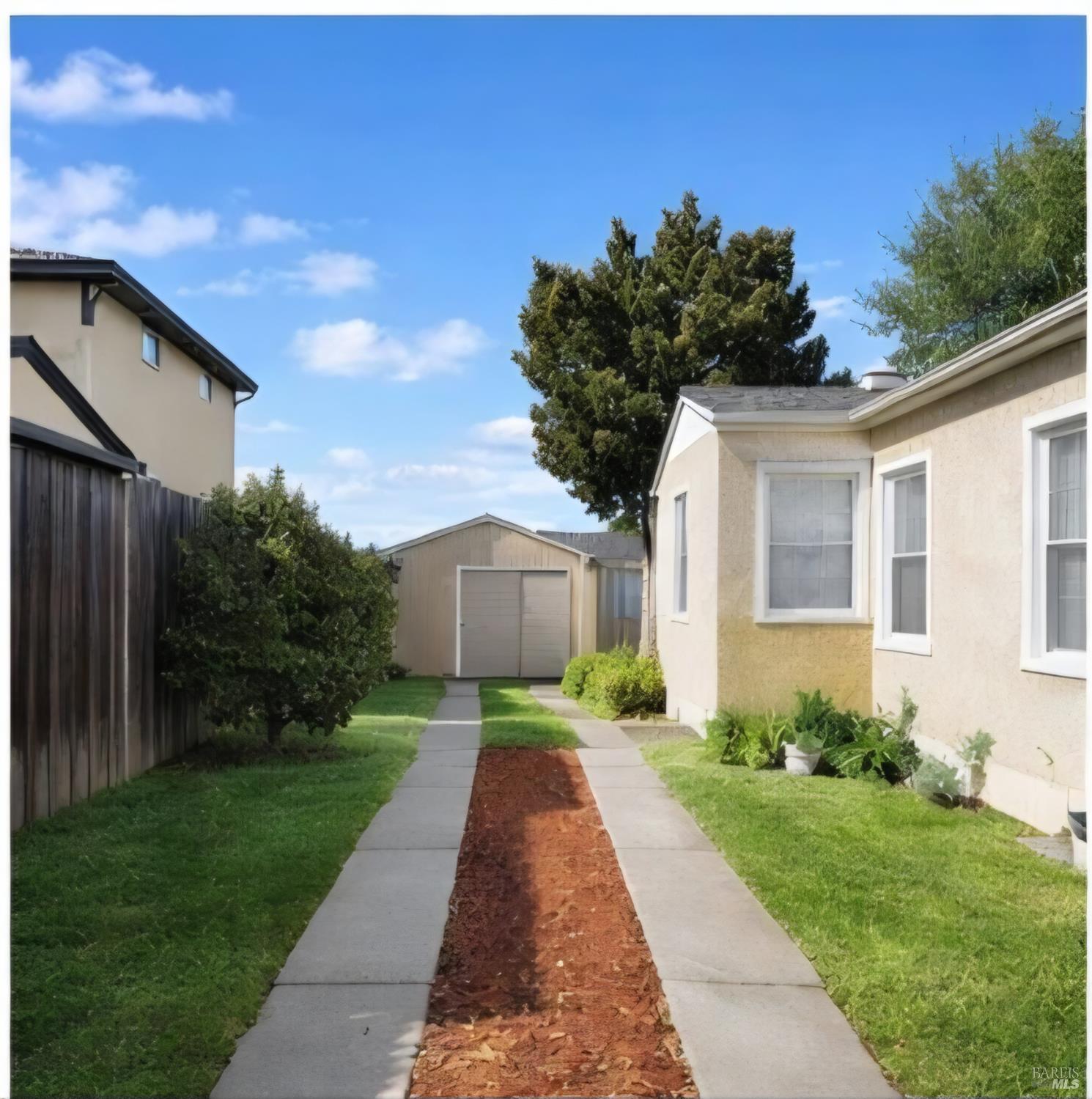 Detail Gallery Image 16 of 19 For 1029 73rd Ave, Oakland,  CA 94621 - 2 Beds | 1 Baths